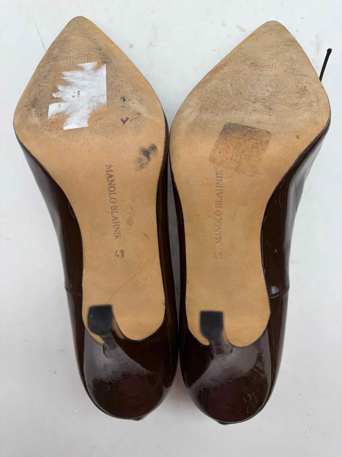 Pre-Owned Manolo Blahnik Brown Size 11 Patent Leather Pump Heels | True Fashionistas.
