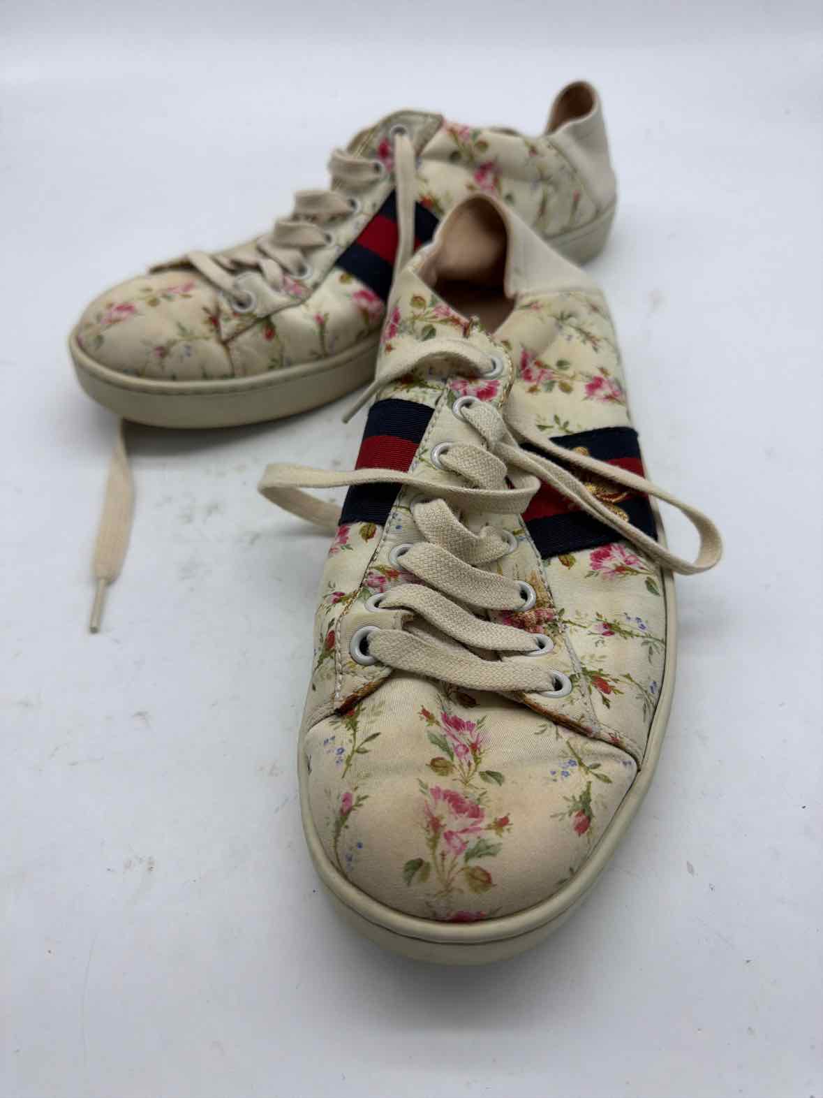 Pre-Owned Gucci White Size 38 Floral Canvas Athletic Shoes | True Fashionistas.
