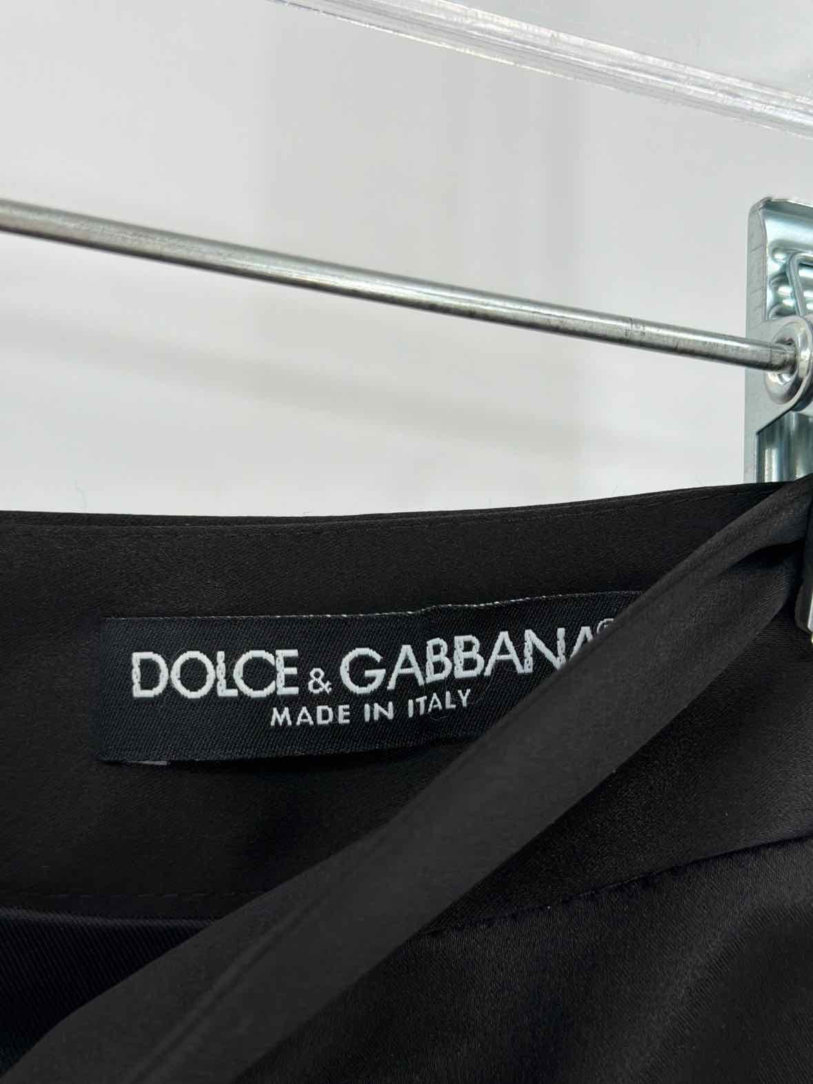 Pre-Owned Dolce & Gabbana Black Size 38 Pencil Skirt | True Fashionistas.