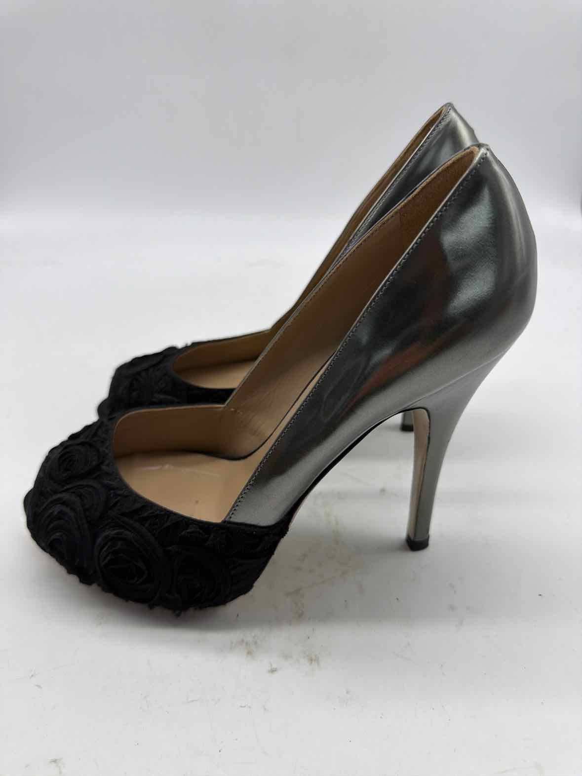 Pre-Owned Valentino Black Size 6 Peep Toe Heels | True Fashionistas.