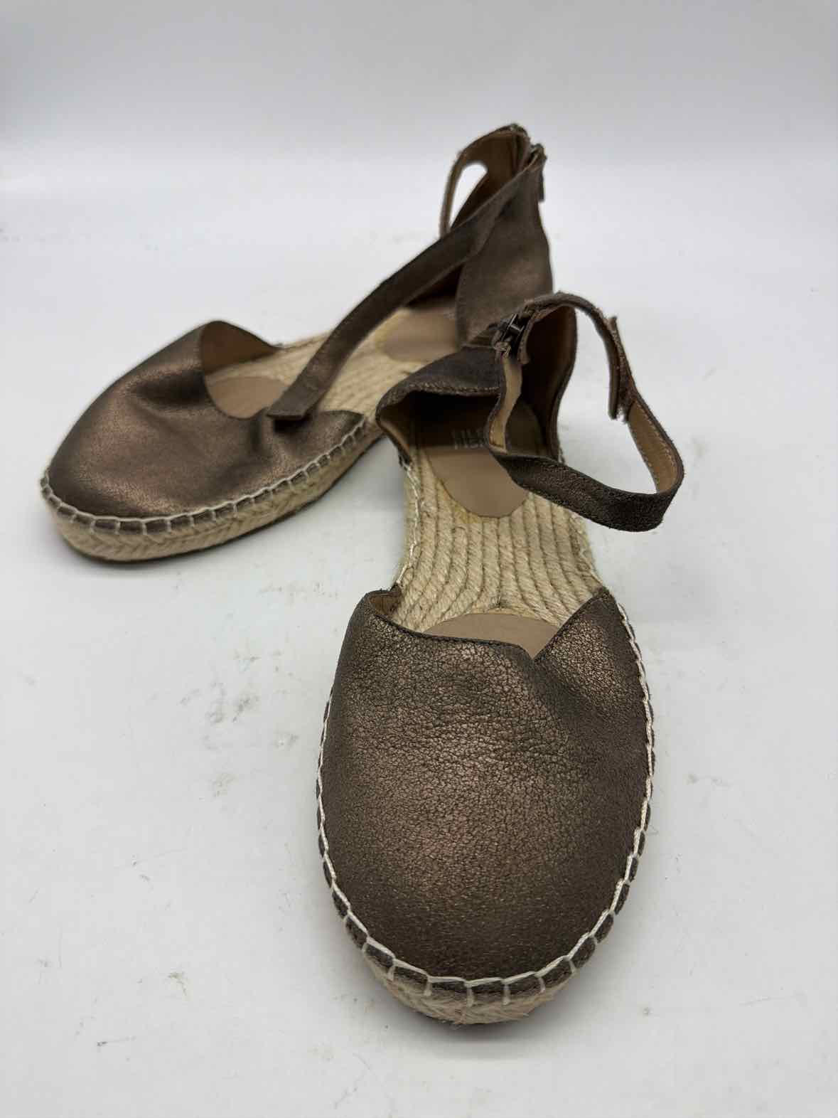 Pre-Owned Eileen Fisher Gold Size 7 Espadrille Sandals | True Fashionistas.