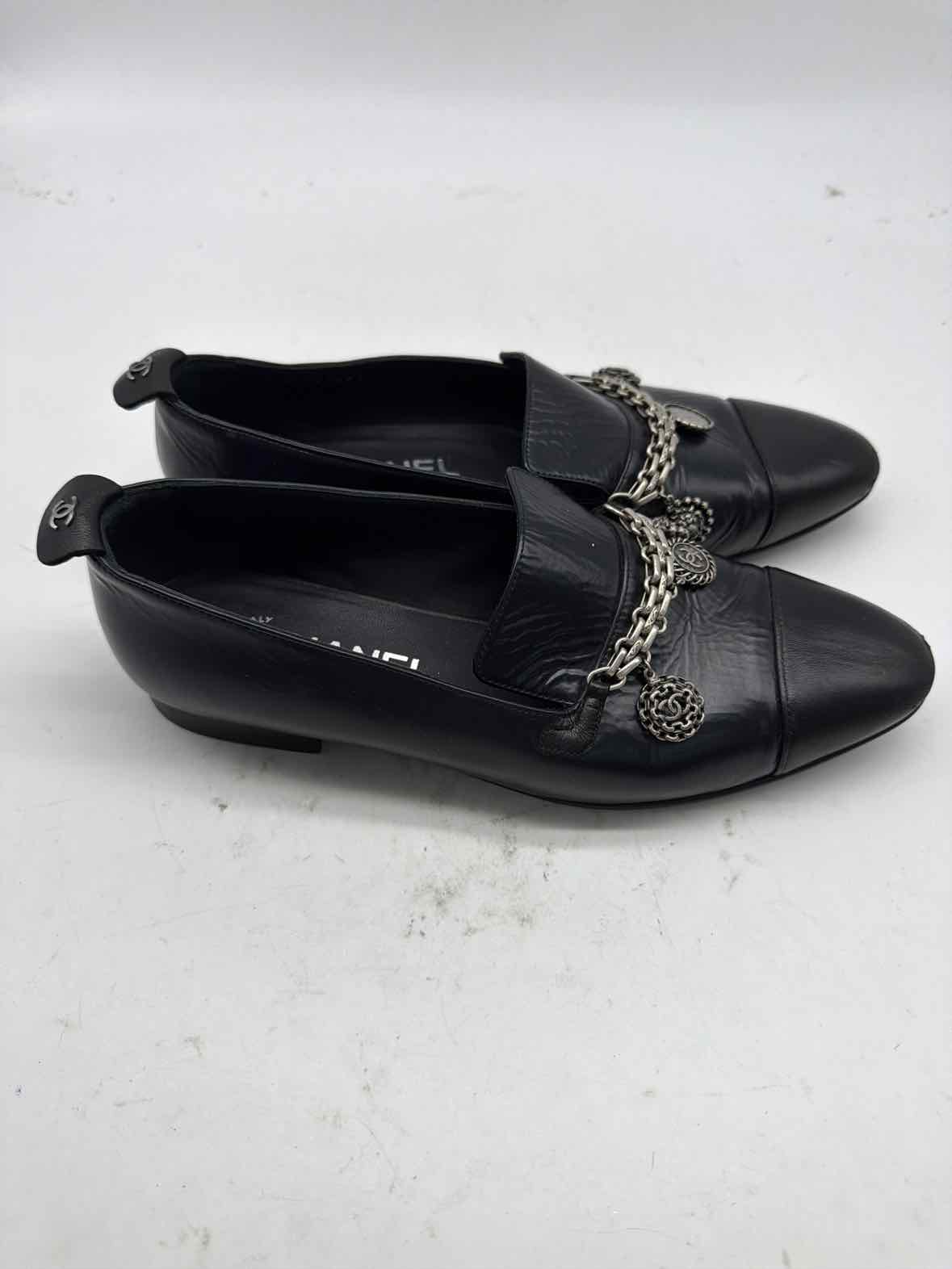 Pre-Owned Chanel Black Size 6.5 Slip On Flats | True Fashionistas.