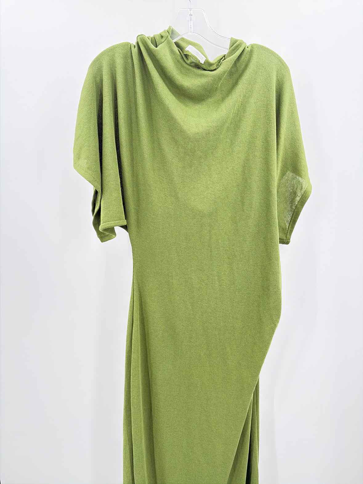 Pre-Owned Zara Green Size Large Maxi Short Sleeve Dress | True Fashionistas.