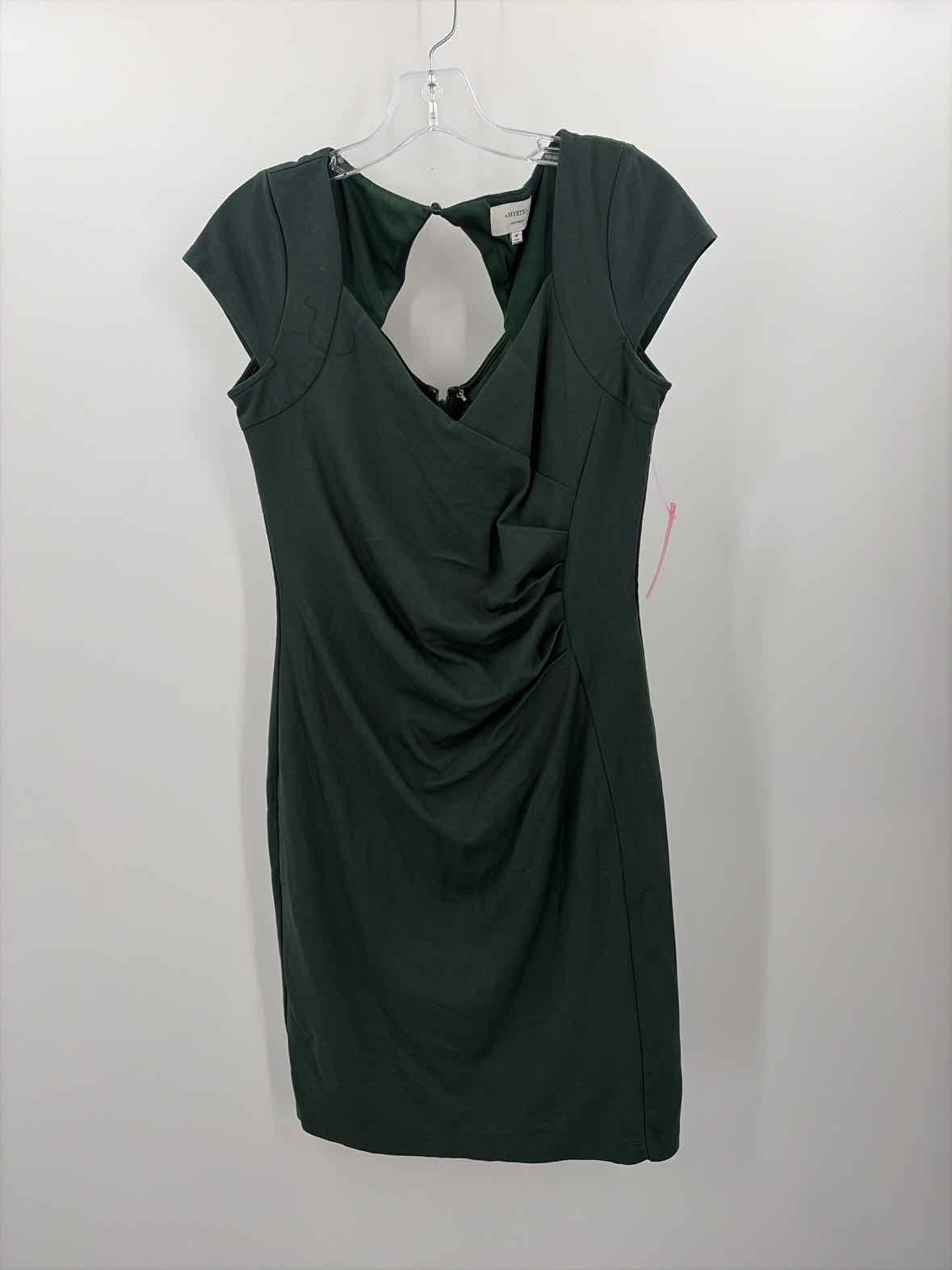 Pre-Owned Mystic Green Size Medium Knee Length Short Sleeve Dress | True Fashionistas.
