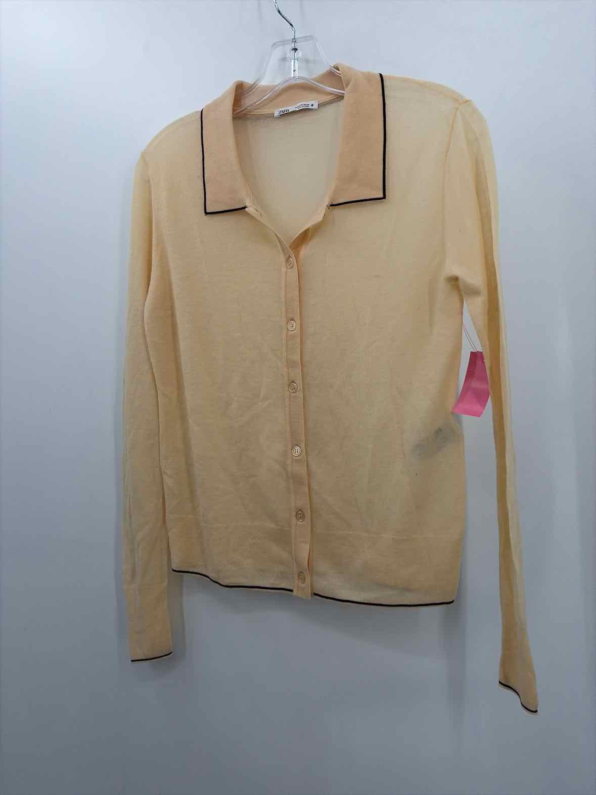 Pre-Owned Zara Yellow Size Medium Button Down | True Fashionistas.