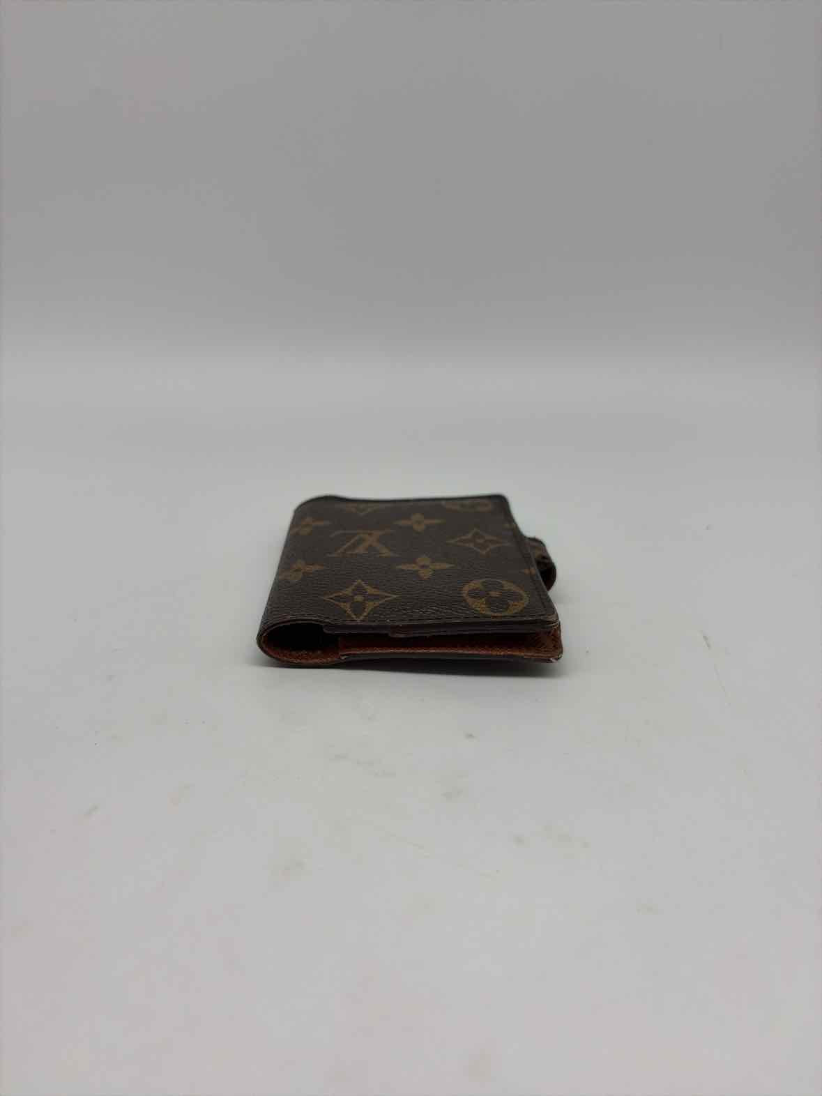 Pre-Owned Louis Vuitton Brown card case Card Case | True Fashionistas.