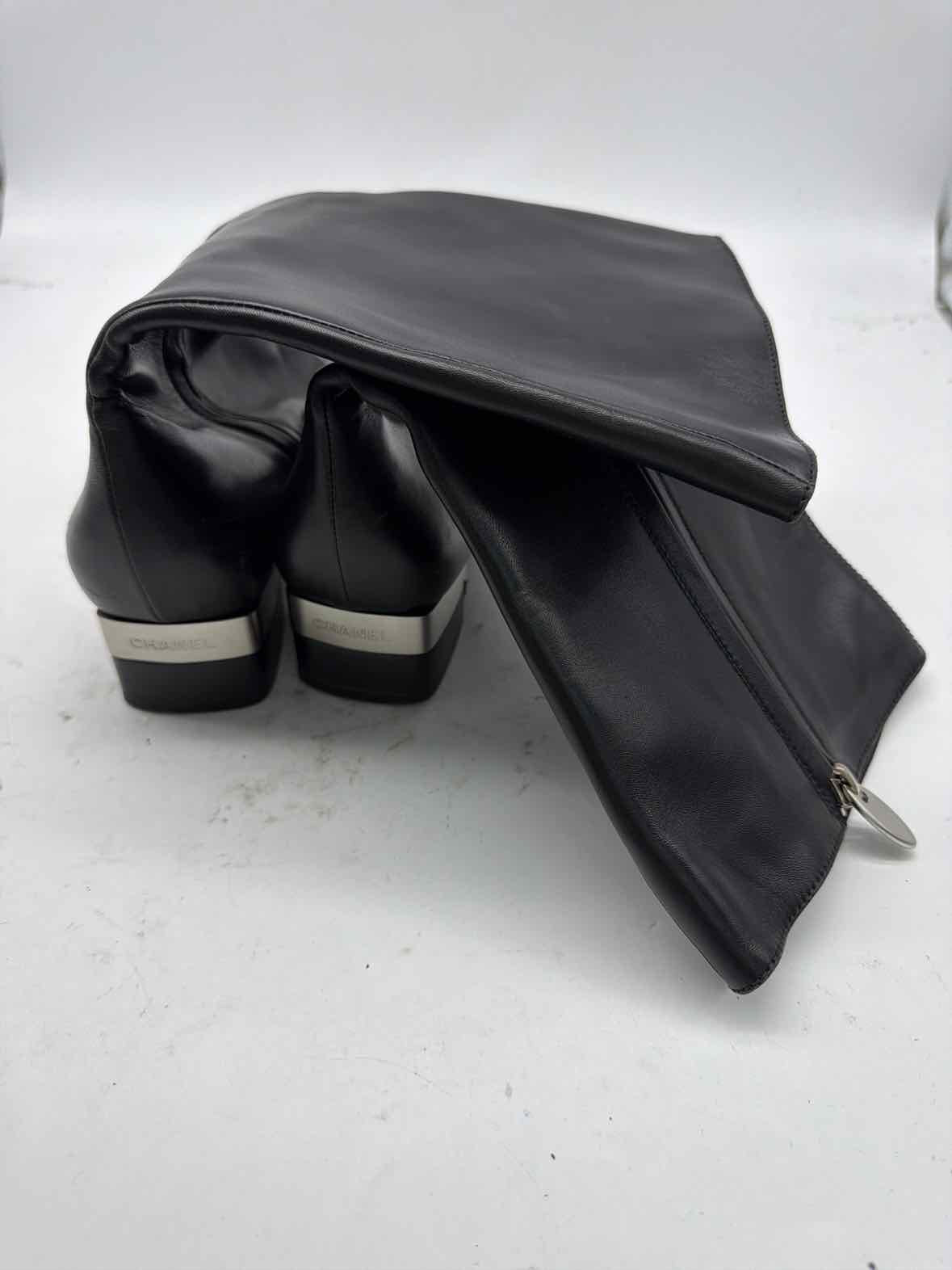 Pre-Owned Chanel Black Size 6.5 Leather Tall Boots | True Fashionistas.