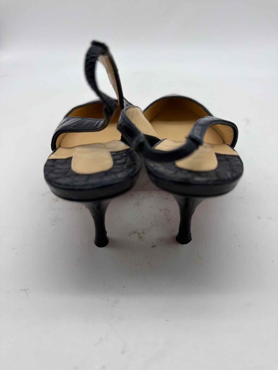 Pre-Owned Christian Louboutin Navy Size 36 Slingback Heels | True Fashionistas.