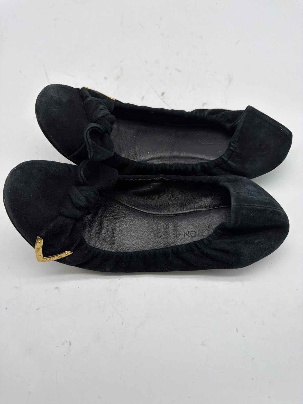 Pre-Owned Louis Vuitton Black Size 7 Slip On Flats | True Fashionistas.