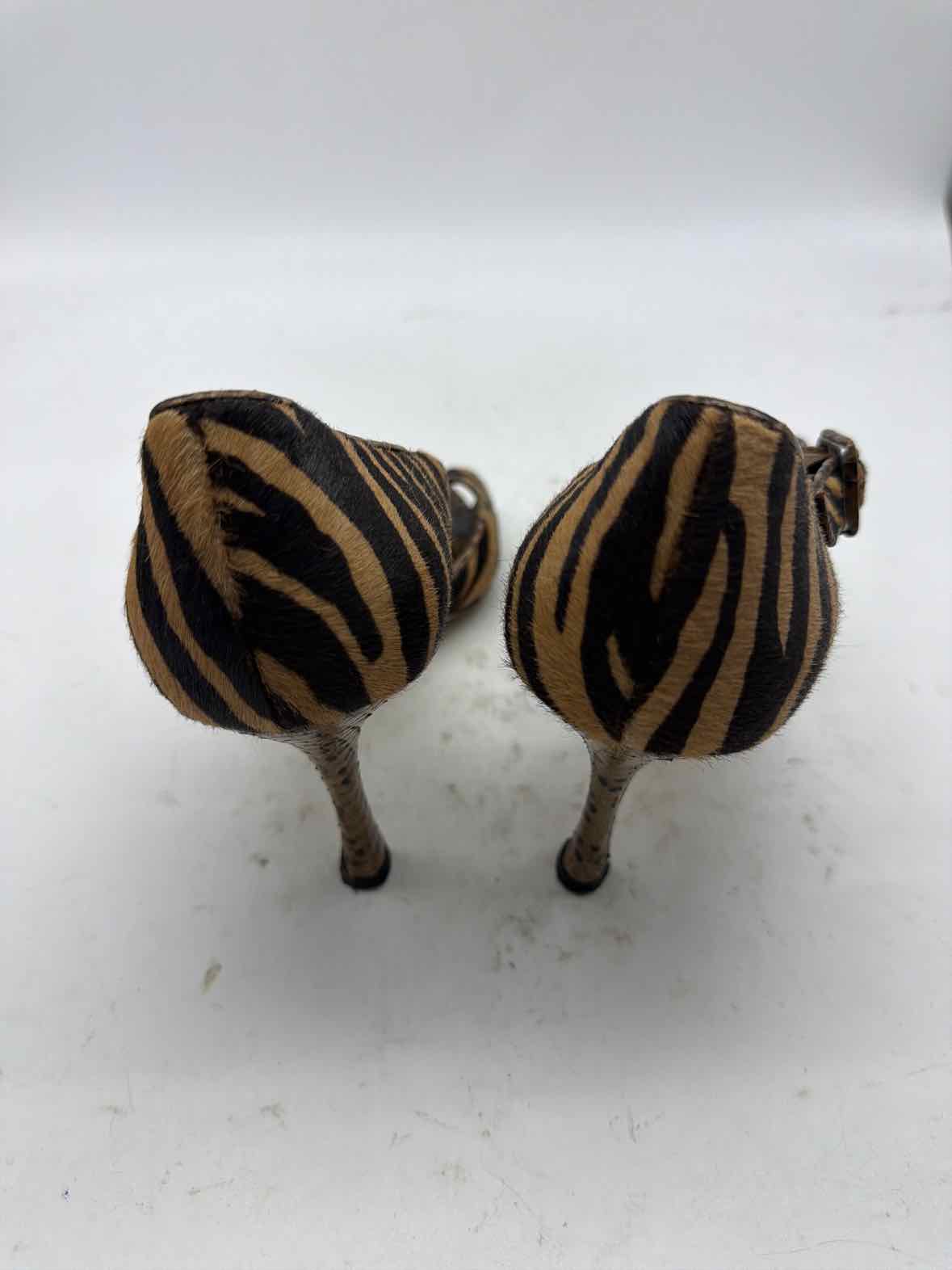 Pre-Owned Manolo Blahnik Tan Size 7.5 Animal Print Ankle Strap Heels | True Fashionistas.