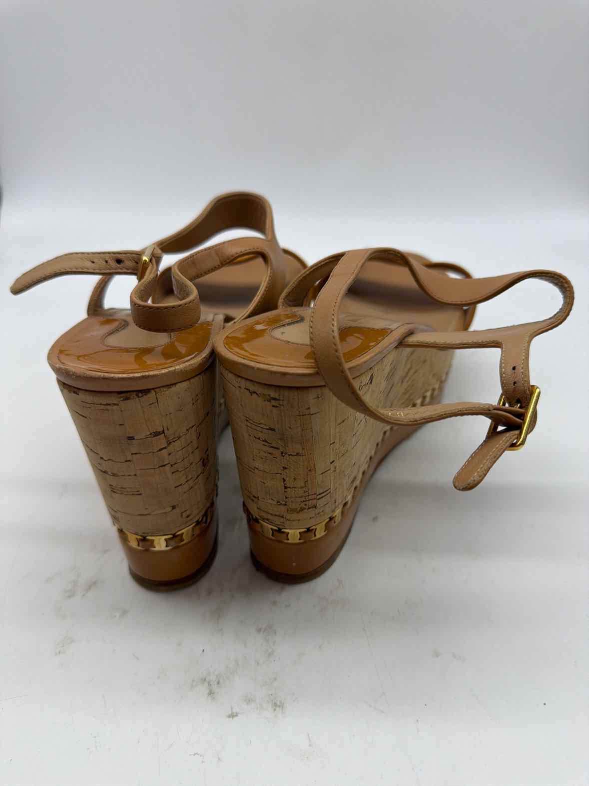 Pre-Owned Salvatore Ferragamo Tan Size 9.5 Platform Heels | True Fashionistas.