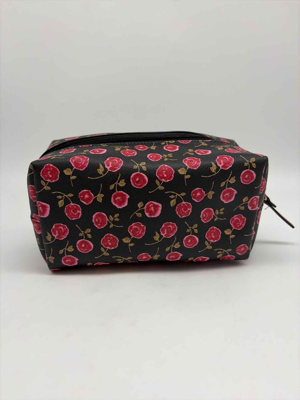 Pre-Owned Kate Spade Black Pouch Pouch | True Fashionistas.