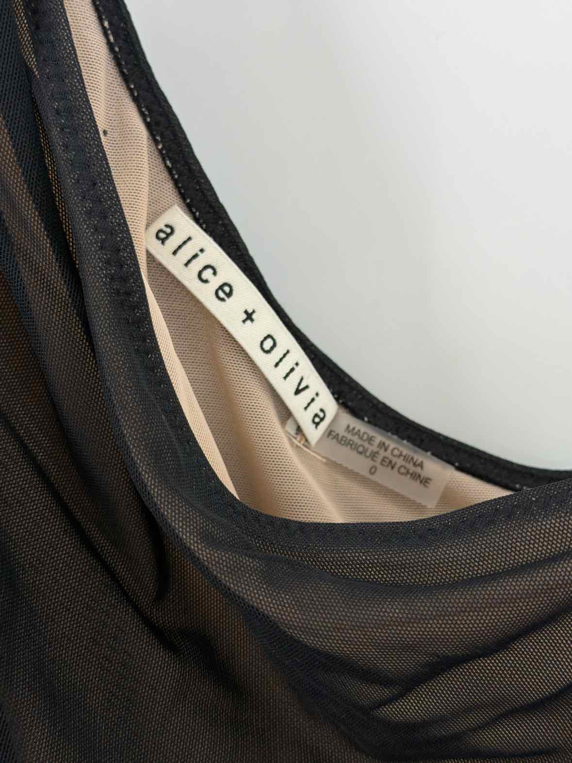 Pre-Owned Alice + Olivia Black Size 0 Cocktail Short Sleeveless Dress | True Fashionistas.