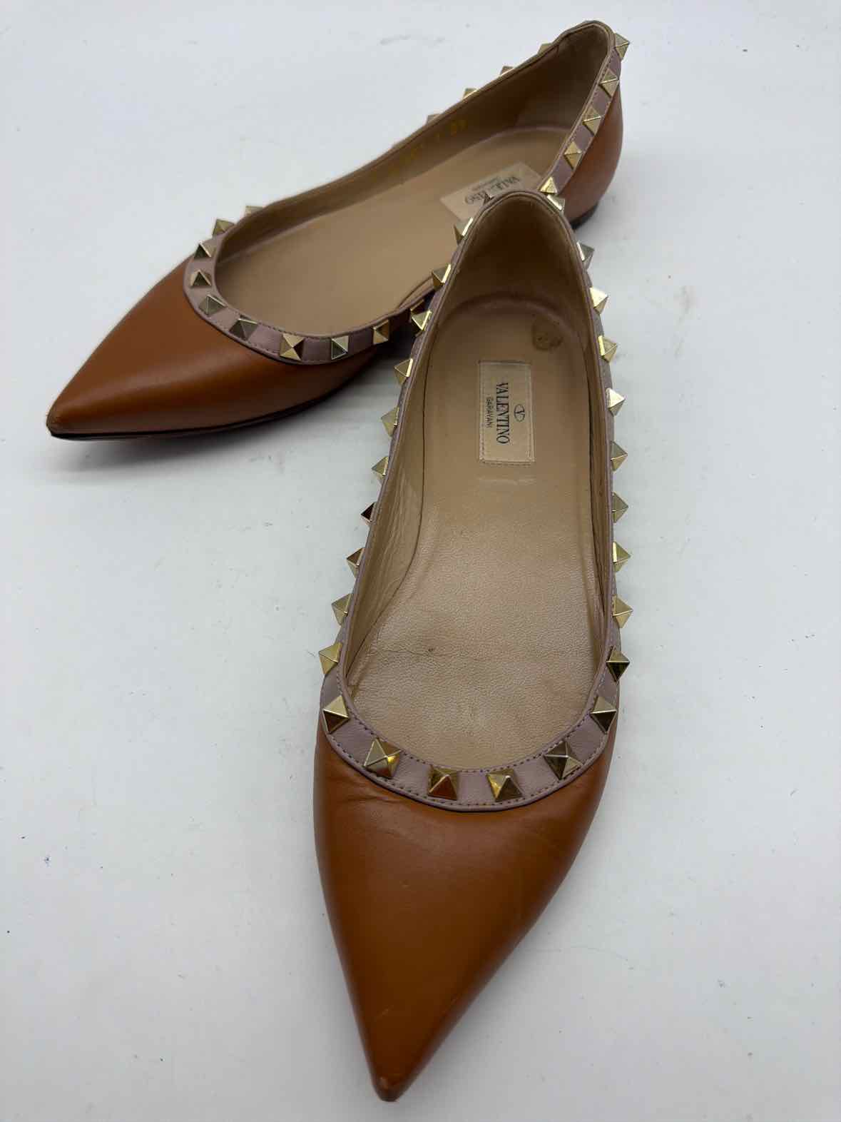 Pre-Owned Valentino Tan Size 39 Rockstud Slip On Flats | True Fashionistas.