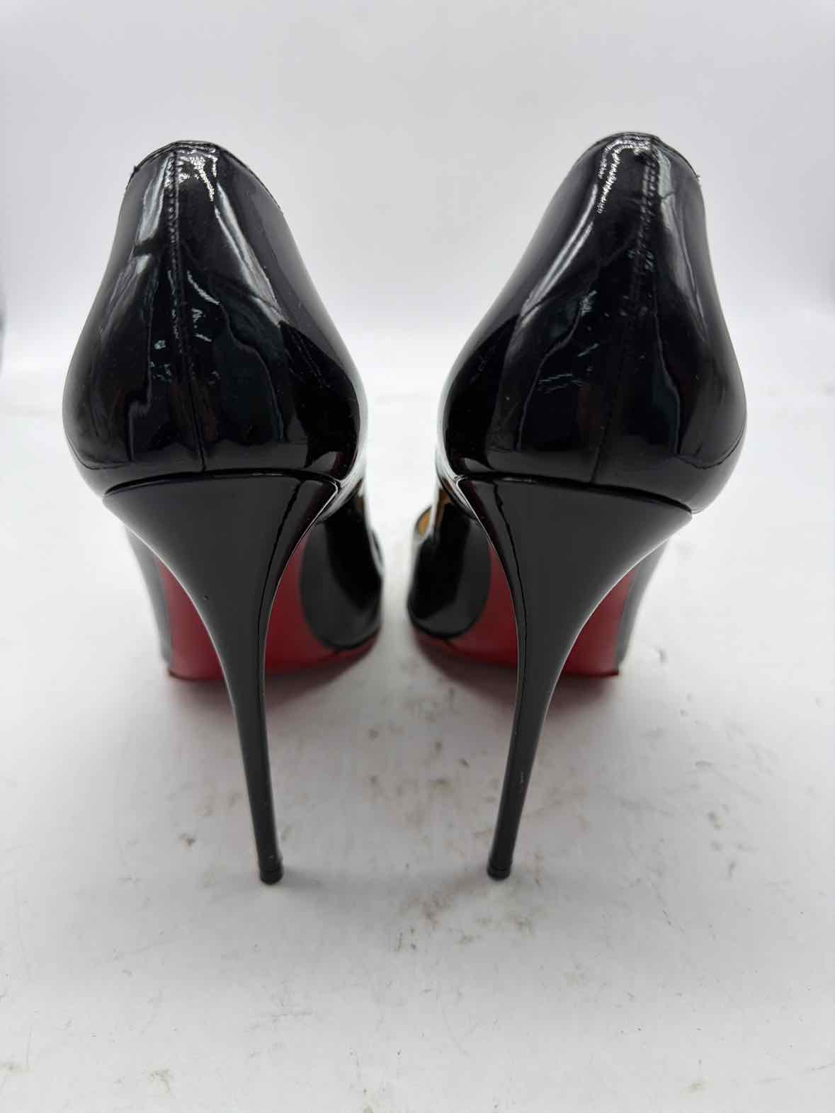 Pre-Owned Christian Louboutin Black Size 9.5 Patent Leather Stiletto Heels | True Fashionistas.