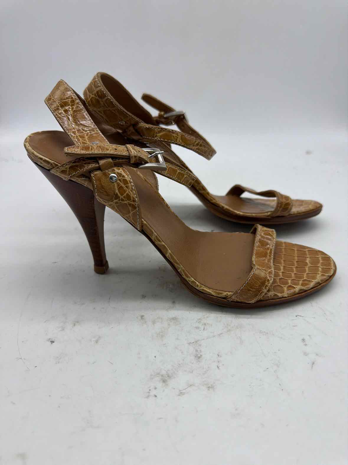 Pre-Owned Prada Tan Size 7 Strappy Heels | True Fashionistas.