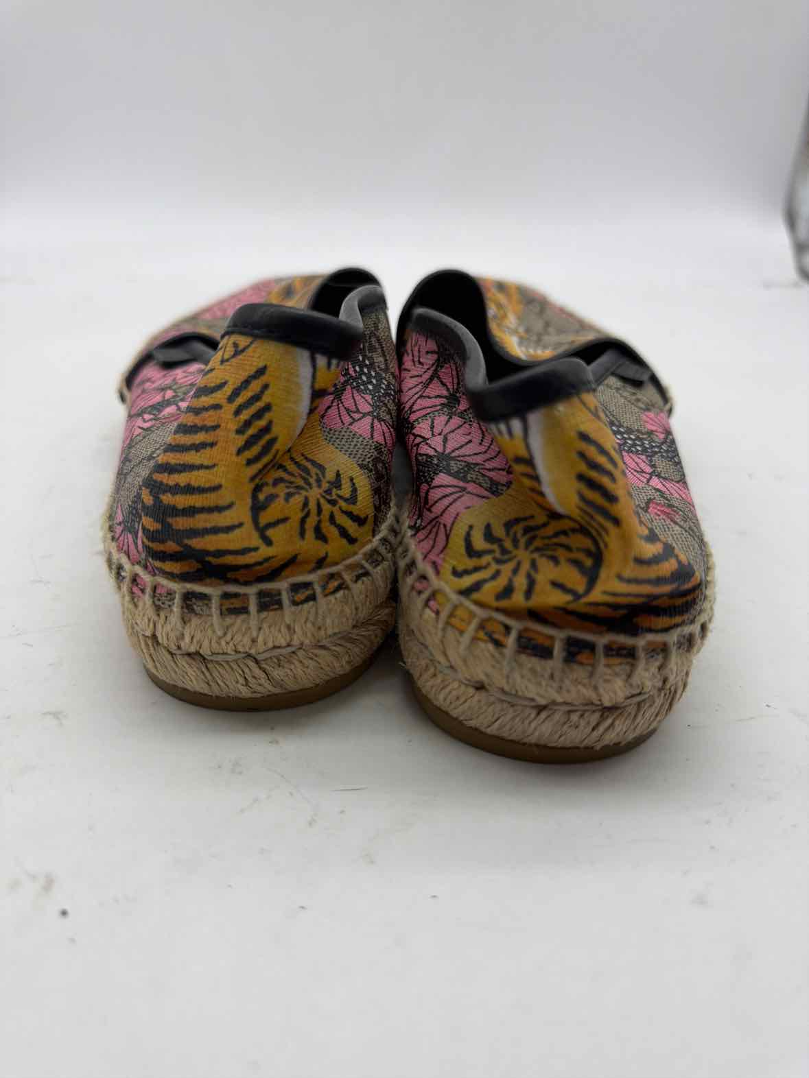 Pre-Owned Gucci Tan Size 8 Bengal Tiger Espadrilles Flats | True Fashionistas.