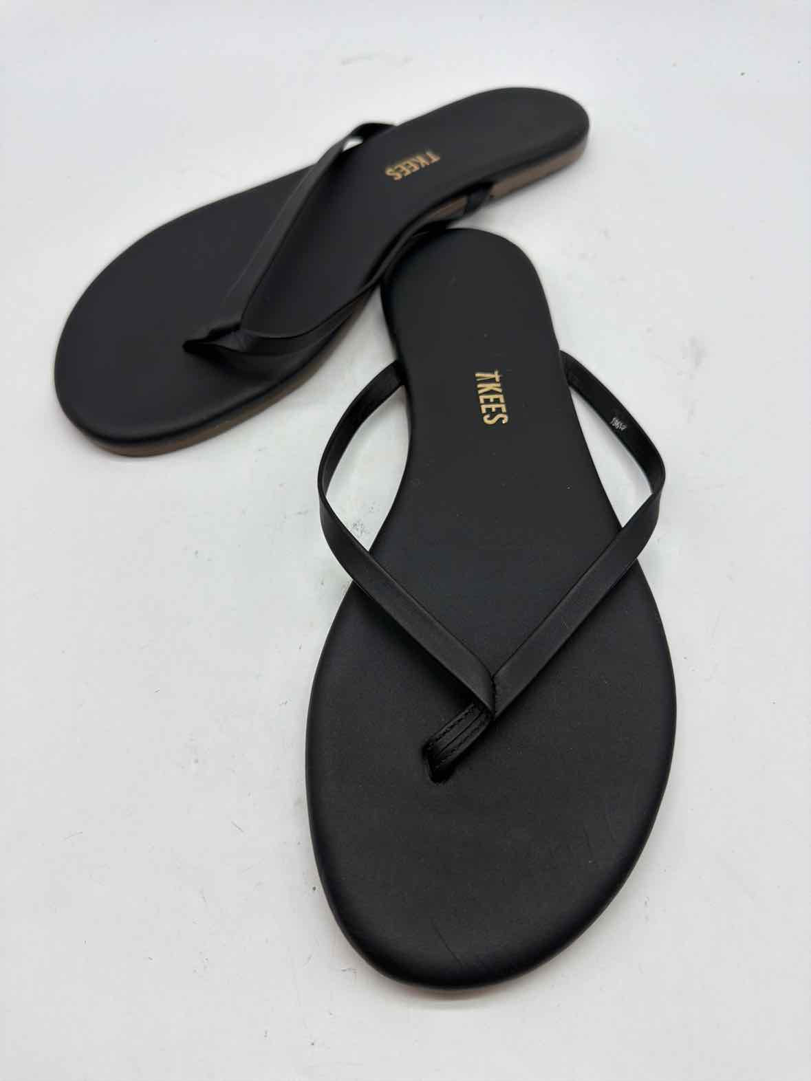 Pre-Owned Tkees Black Size 9 Thong Sandals | True Fashionistas.