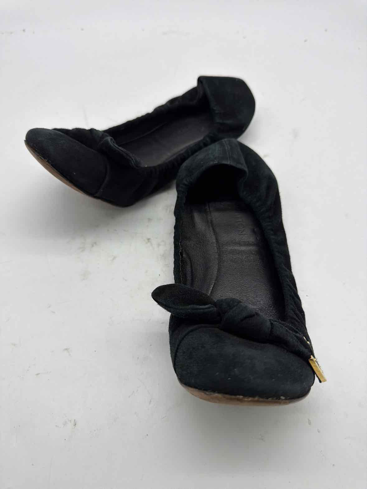Pre-Owned Louis Vuitton Black Size 7 Slip On Flats | True Fashionistas.