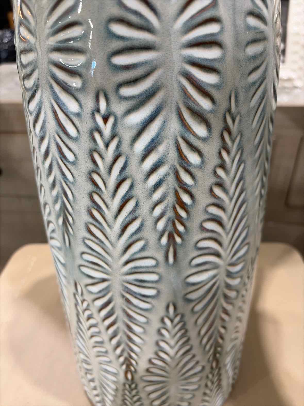 Windham Green Ceramic Accent Lamp | True Fashionistas.