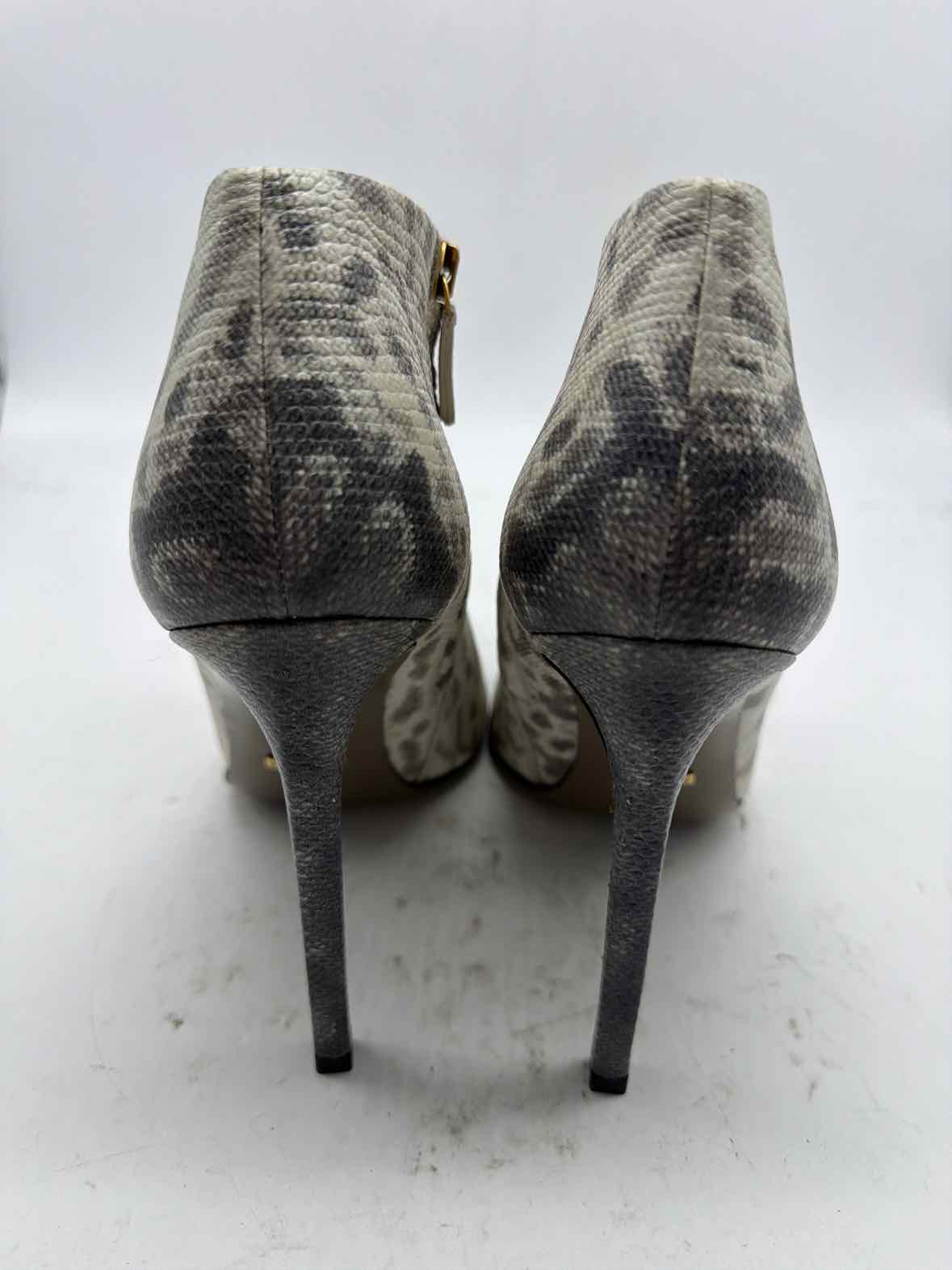 Pre-Owned Gucci Grey Size 10 Ankle Boots | True Fashionistas.