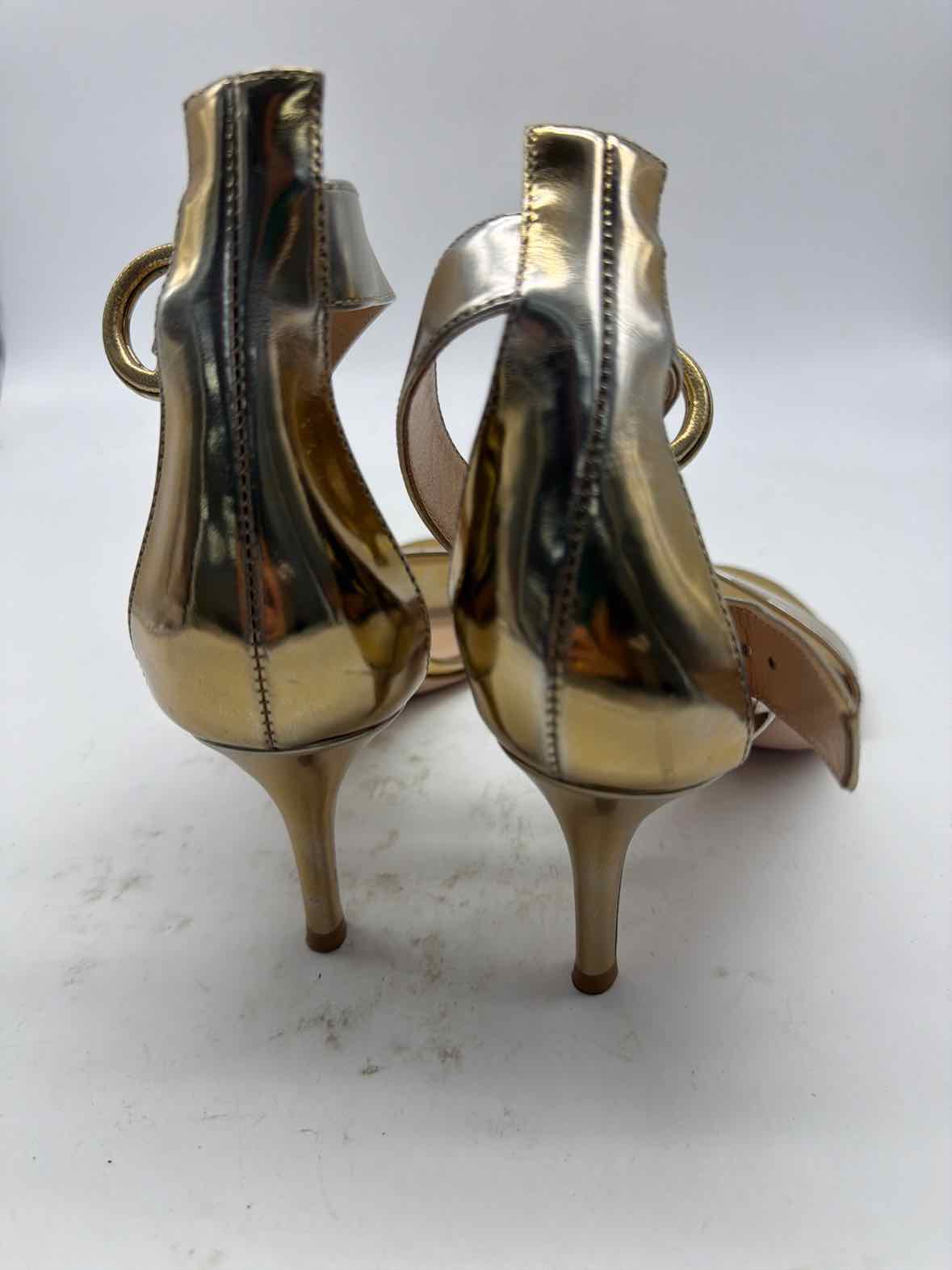 Pre-Owned Gianvito Rossi Gold Size 5.5 Ankle Strap Heels | True Fashionistas.
