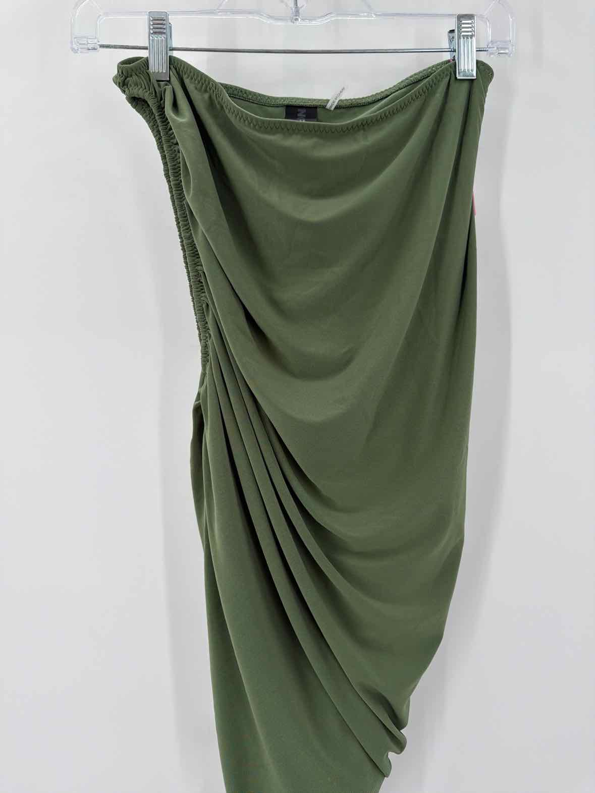 Pre-Owned Norma Kamali Green Size Small Long Sleeveless Dress | True Fashionistas.