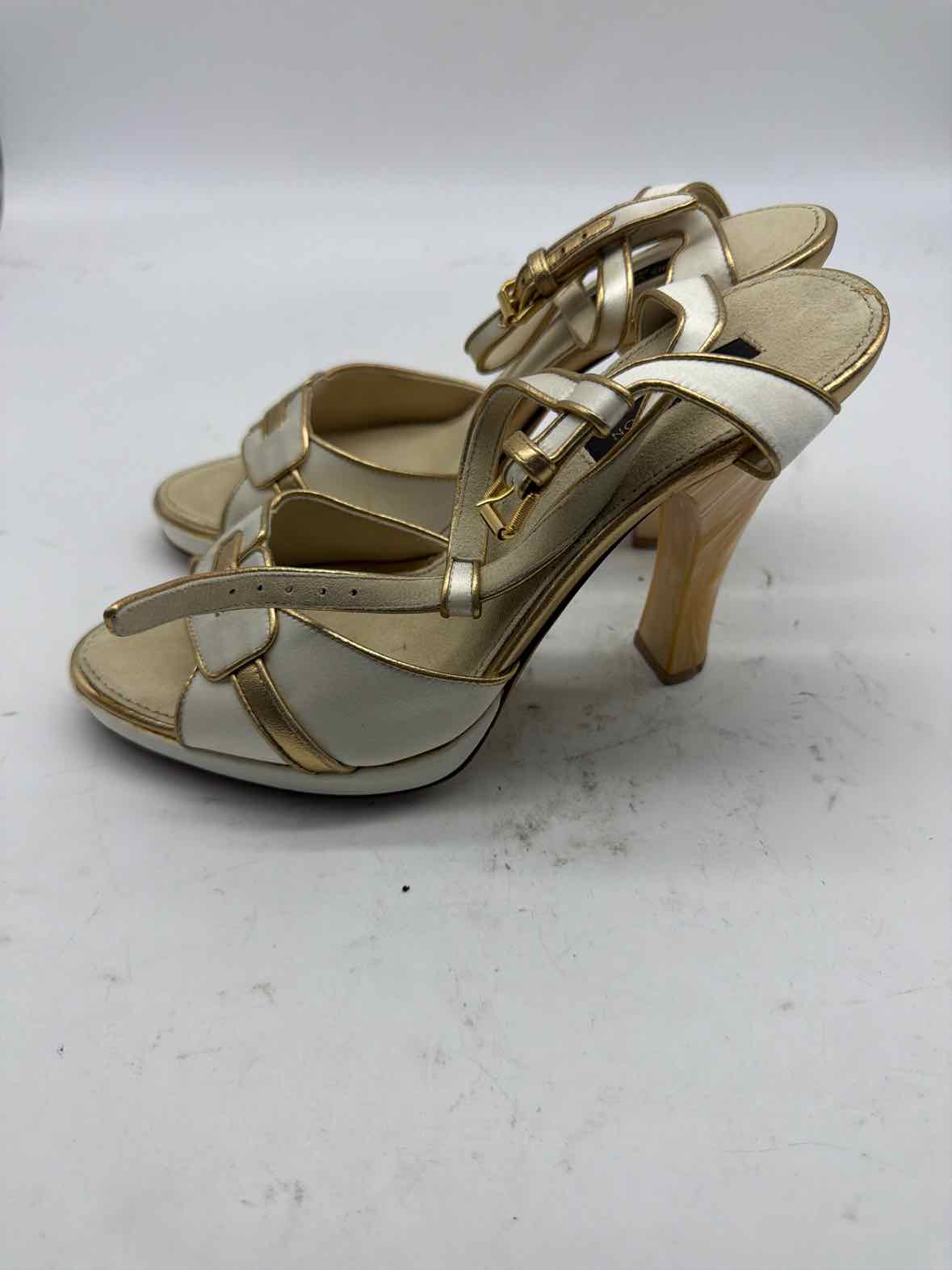 Pre-Owned Louis Vuitton White Size 7 Strappy Strappy Heels | True Fashionistas.
