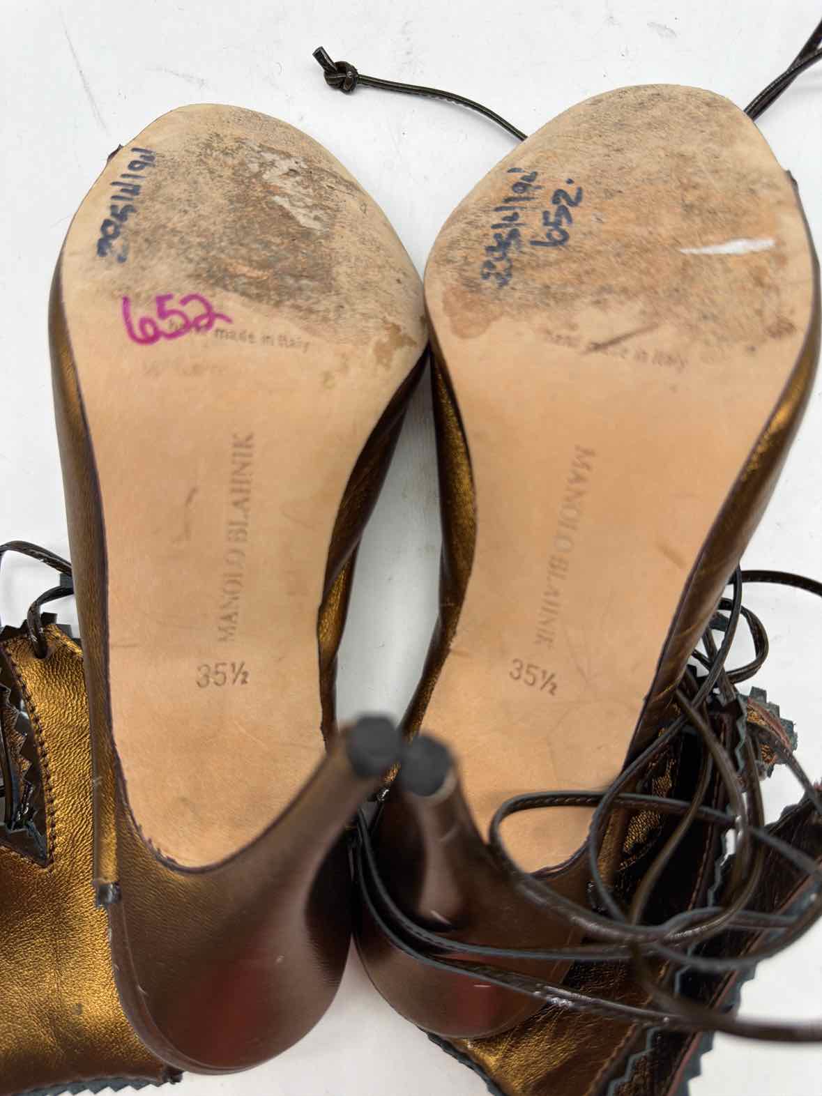 Pre-Owned Manolo Blahnik Gold Size 35.5 Caged Heels | True Fashionistas.