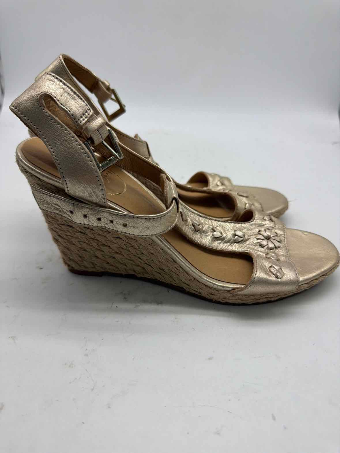 Pre-Owned Jack Rogers Gold Size 6.5 Wedge Heels | True Fashionistas.