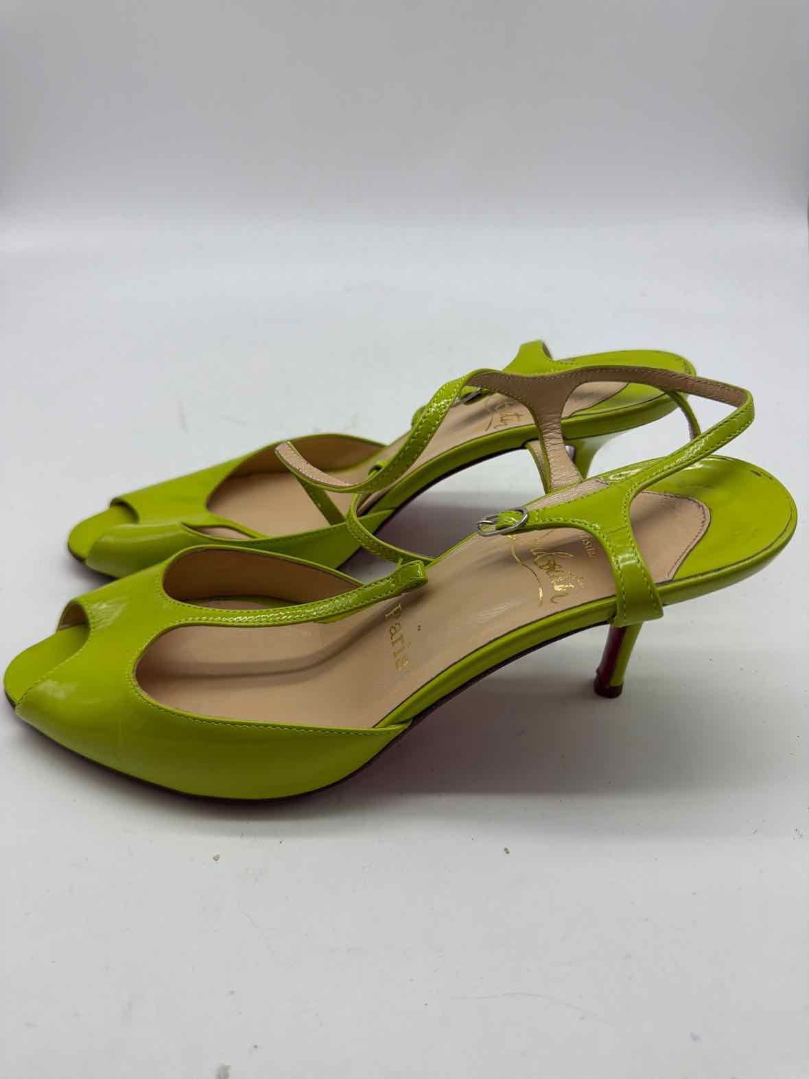 Pre-Owned Christian Louboutin Green Size 8 Patent Leather Strappy Heels | True Fashionistas.