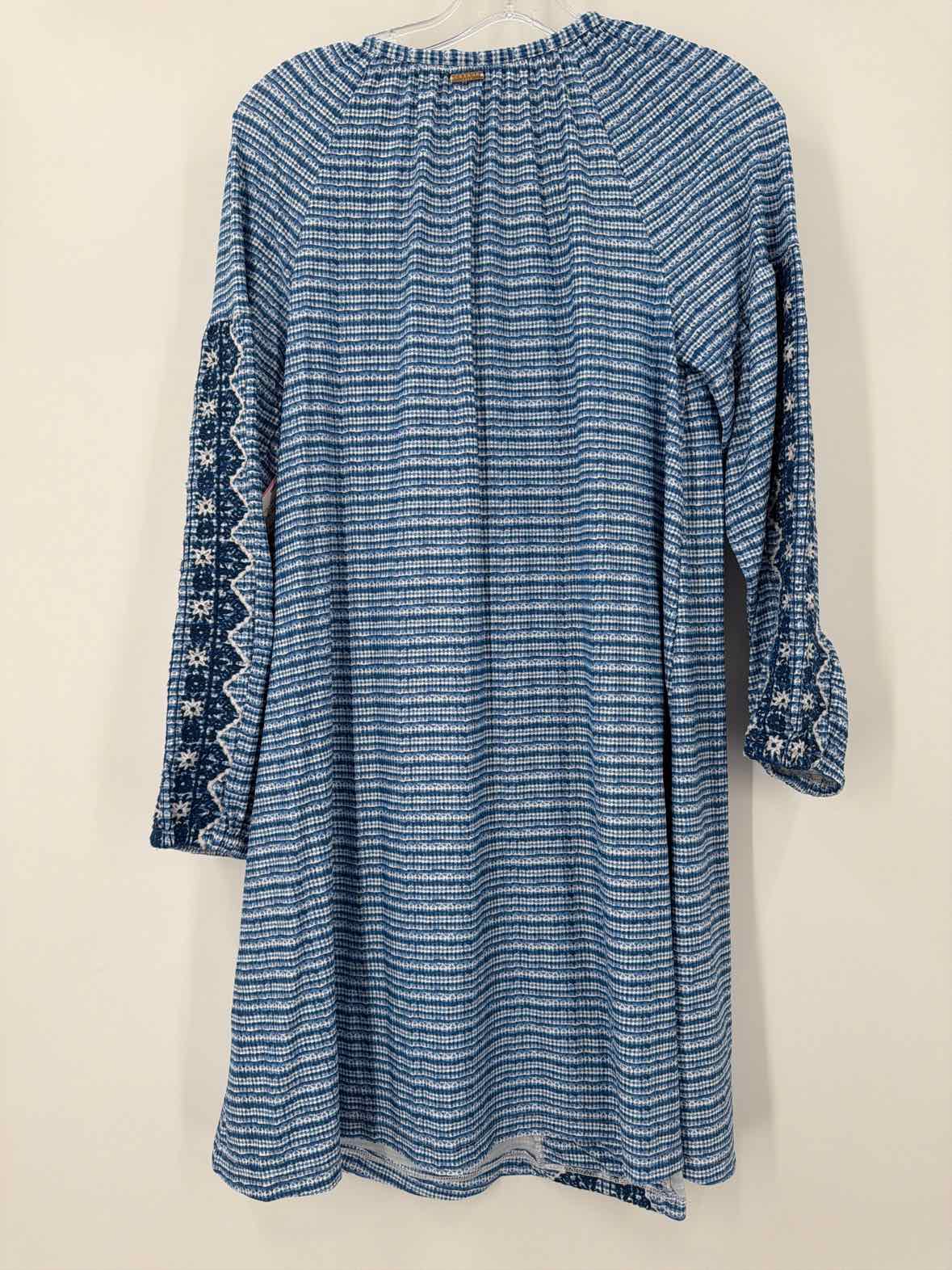 Pre-Owned Cabana Life Blue Size Medium Short Long Sleeve Dress | True Fashionistas.