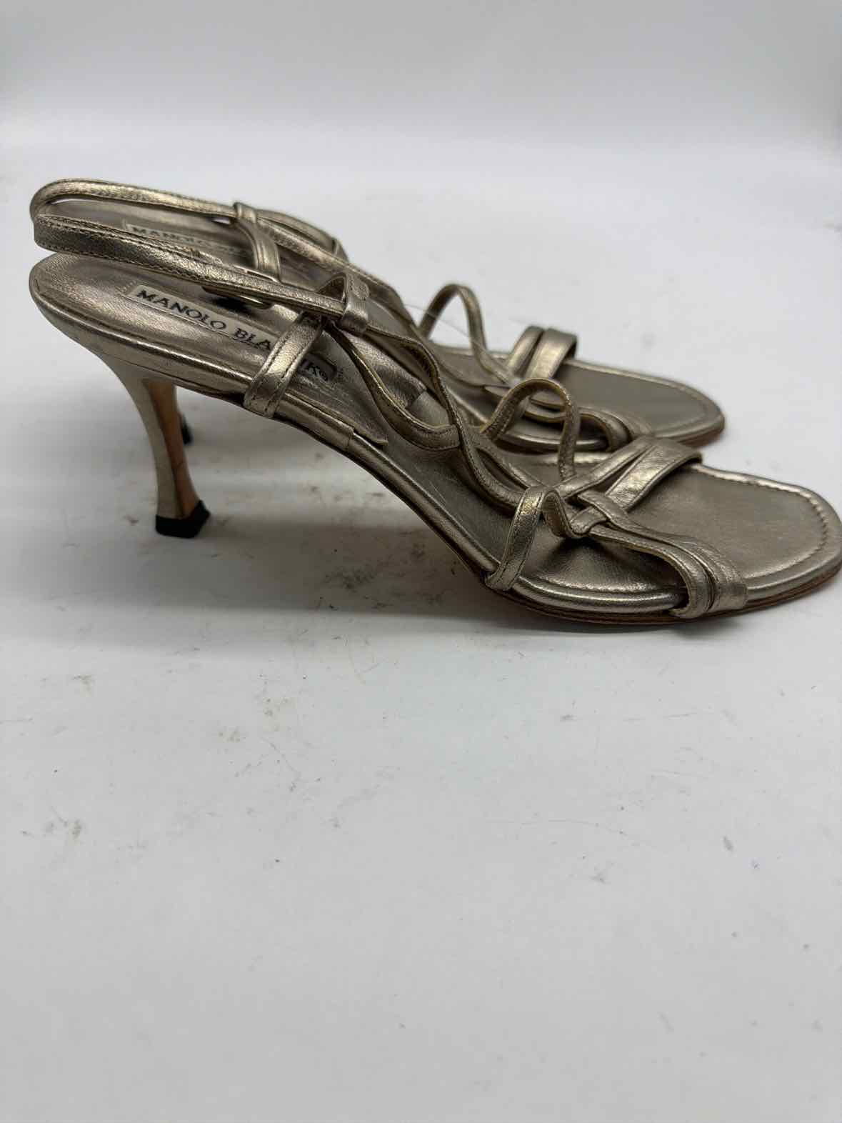 Pre-Owned Manolo Blahnik Gold Size 7.5 Strappy Heels | True Fashionistas.