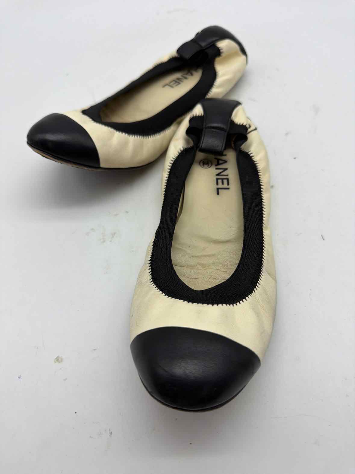 Pre-Owned Chanel Ivory Size 38 Spirit Flat Flats | True Fashionistas.