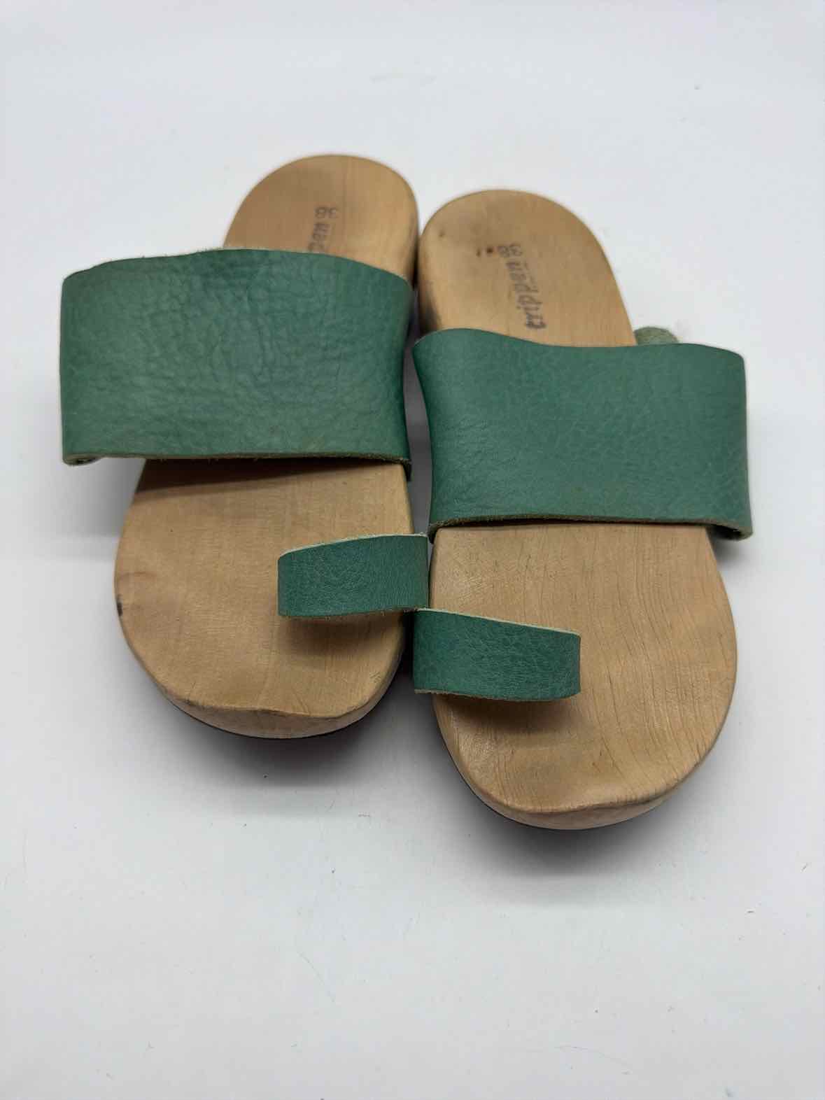 Pre-Owned Trippen Green Size 38 Wood Sandals | True Fashionistas.