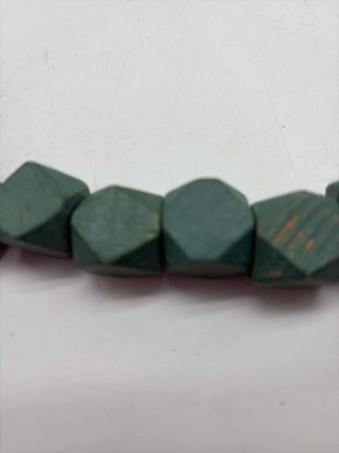 Green Wooden Beads | True Fashionistas.