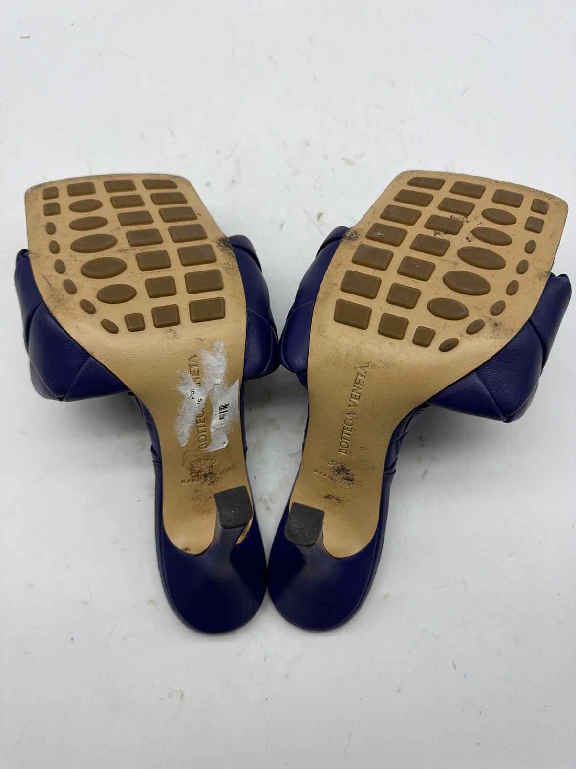 Pre-Owned Bottega Veneta Purple Size 36.5 Mule Heels | True Fashionistas.