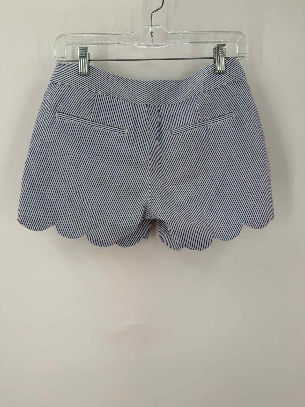 Pre-Owned Lilly Pulitzer Blue Size 00 Buttercup Printed Shorts | True Fashionistas.