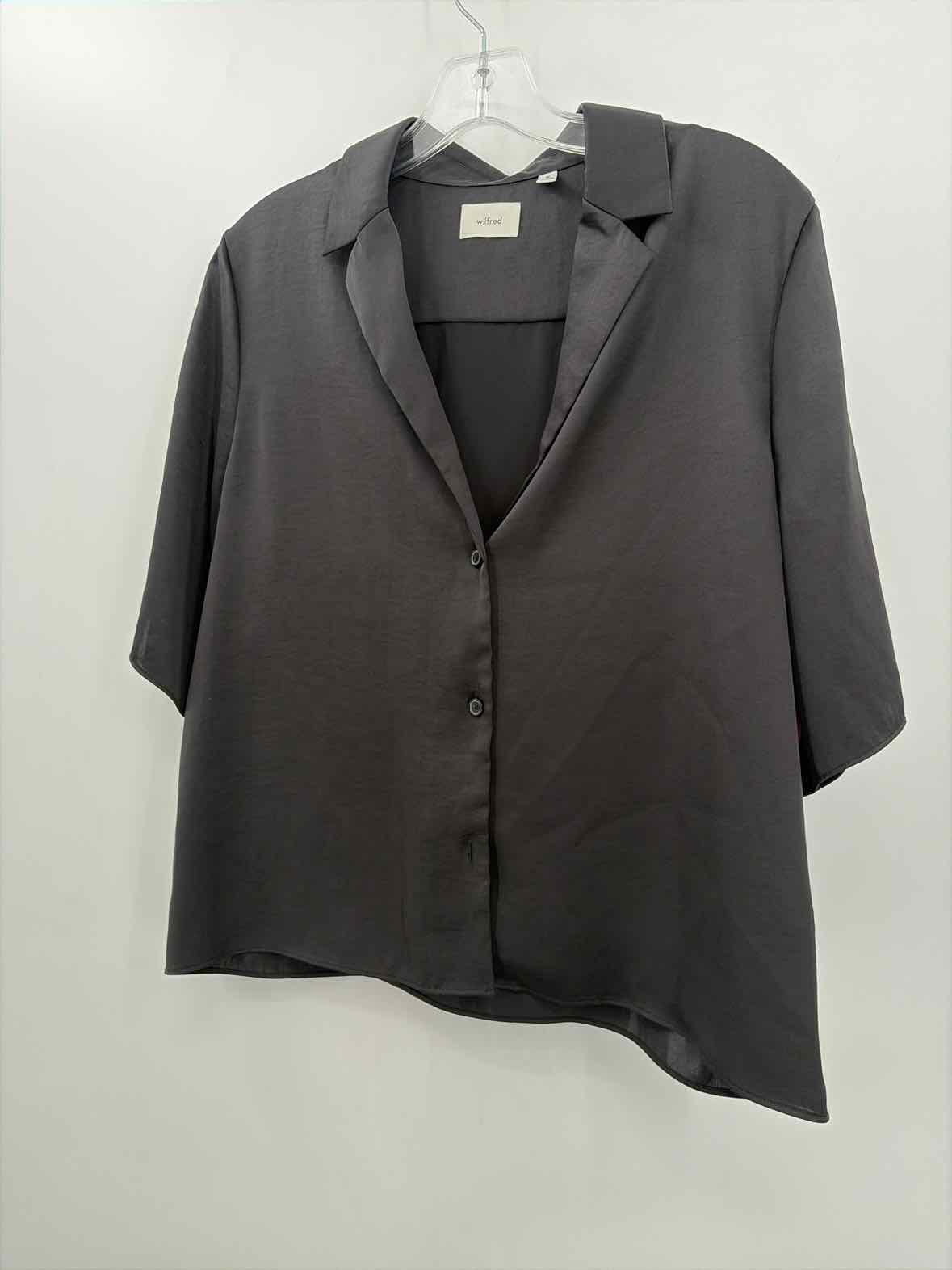 Pre-Owned Wilfred Black Size Medium Button Down | True Fashionistas.