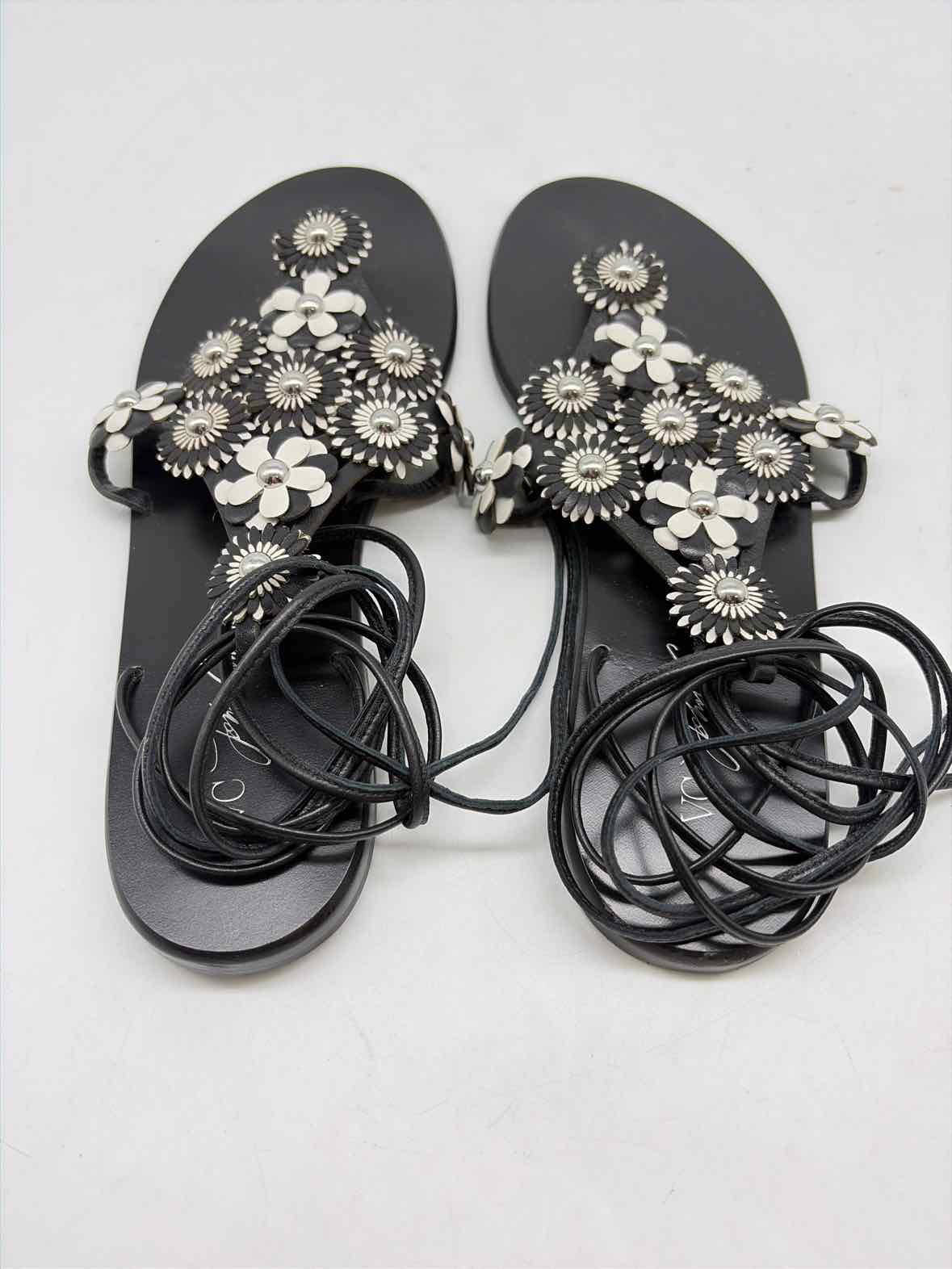 VC John Camuto Black Size 7 Strappy Sandals | True Fashionistas.