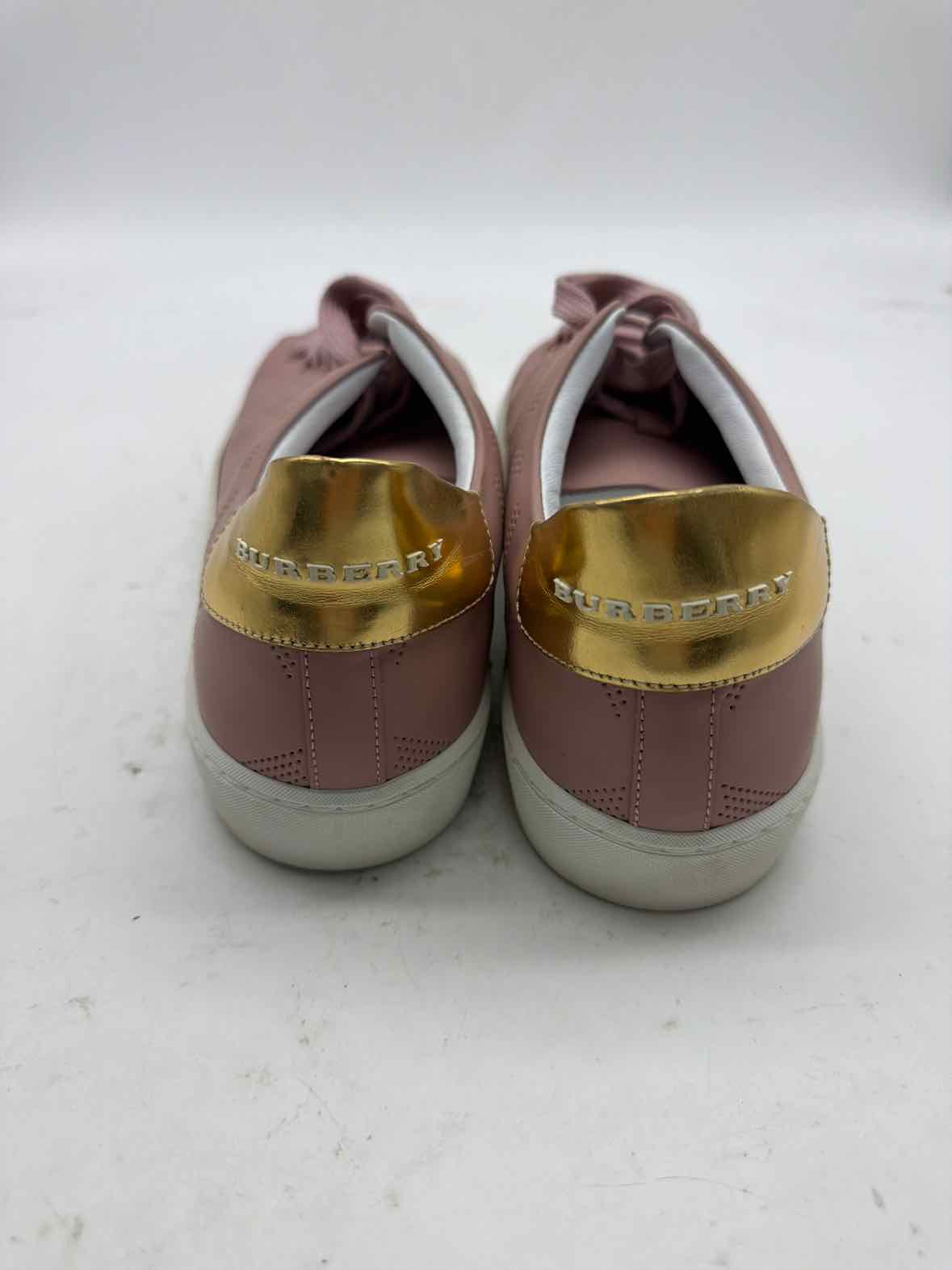 Pre-Owned Burberry Pink Size 9 Fashion Sneaker Athletic Shoes | True Fashionistas.