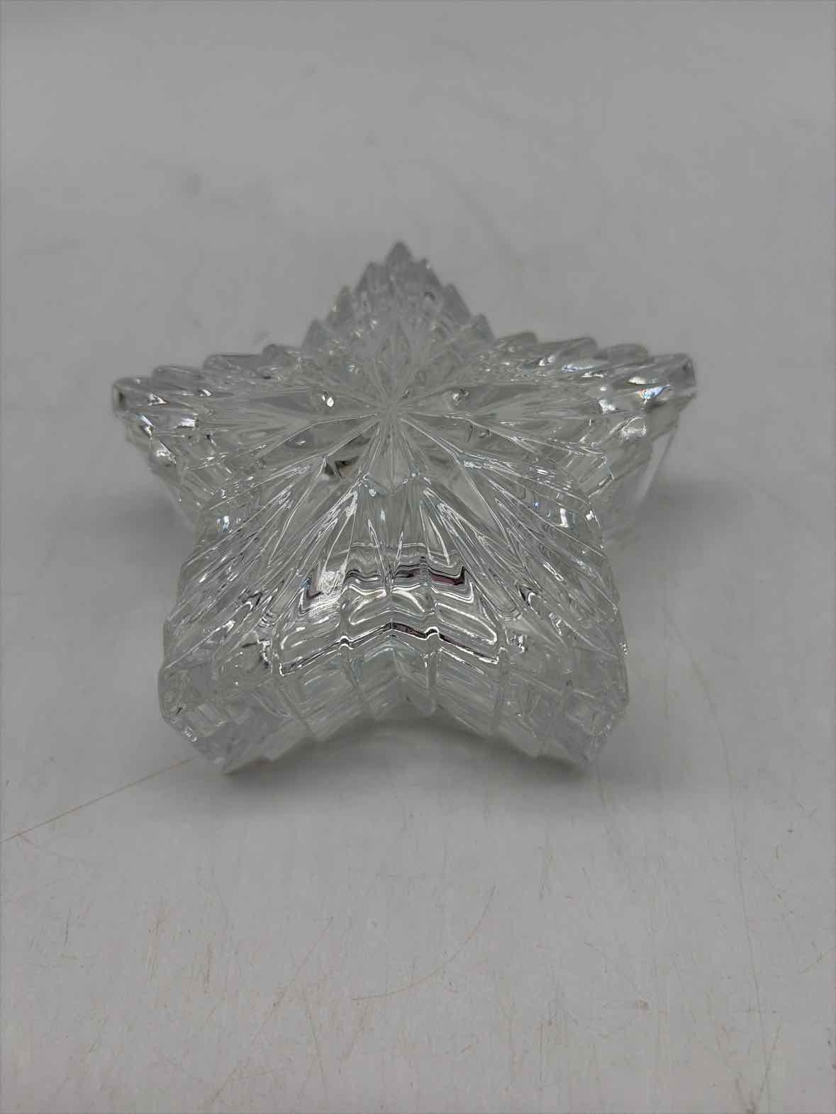 Clear Glass Star Shape Lidded Trinket Dish Decorative Accessory | True Fashionistas.