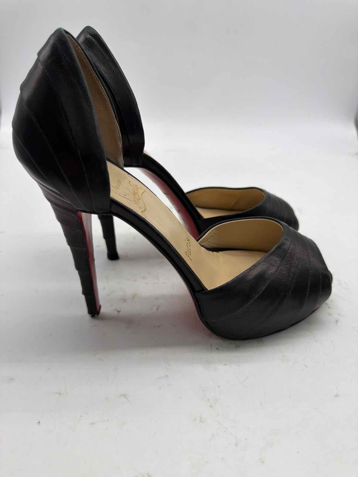 Pre-Owned Christian Louboutin Black Size 6.5 D'orsay Heels | True Fashionistas.
