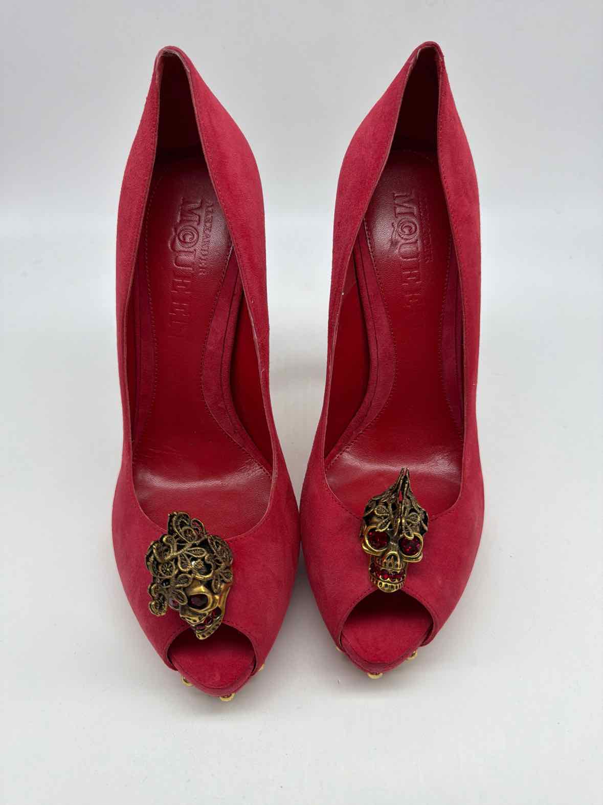 Pre-Owned Alexander McQueen Red Size 39 Peep Toe Heels | True Fashionistas.