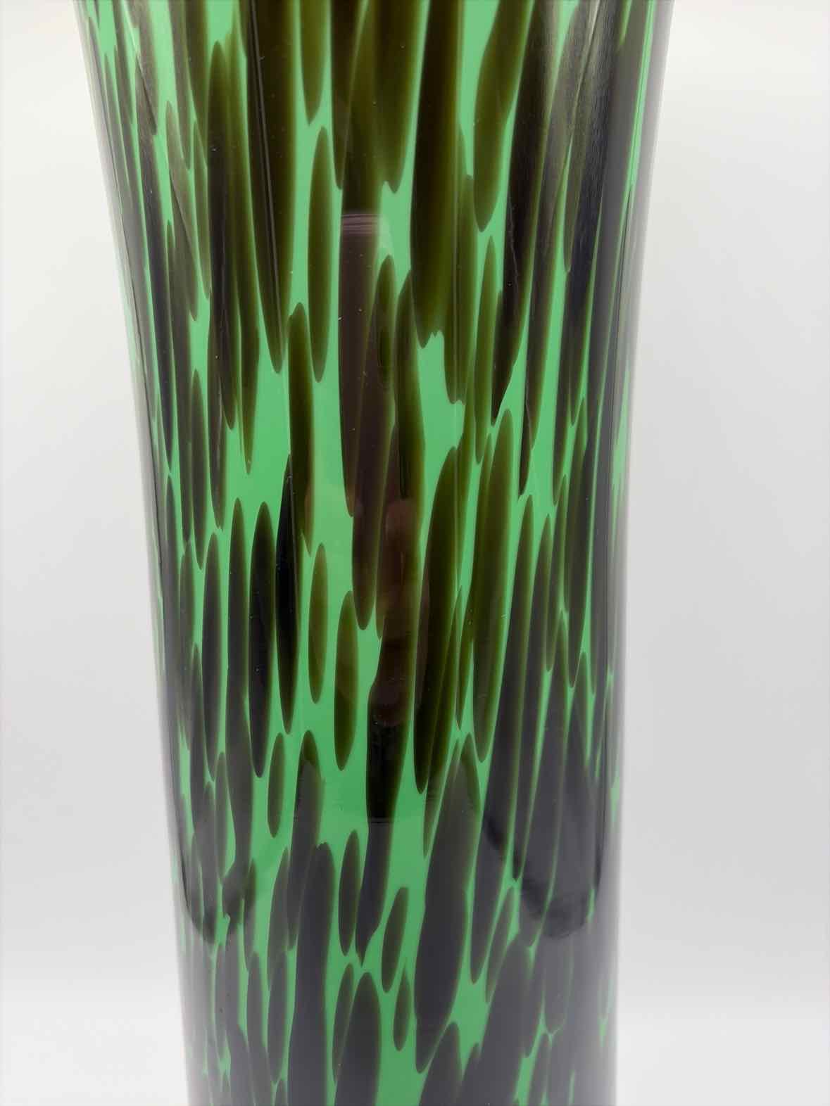 Green And Black Vase | True Fashionistas.