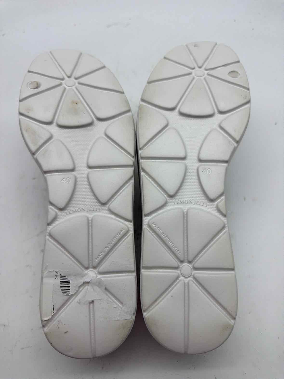 Pre-Owned Lemon Jelly White Size 10 Mule Sandals | True Fashionistas.