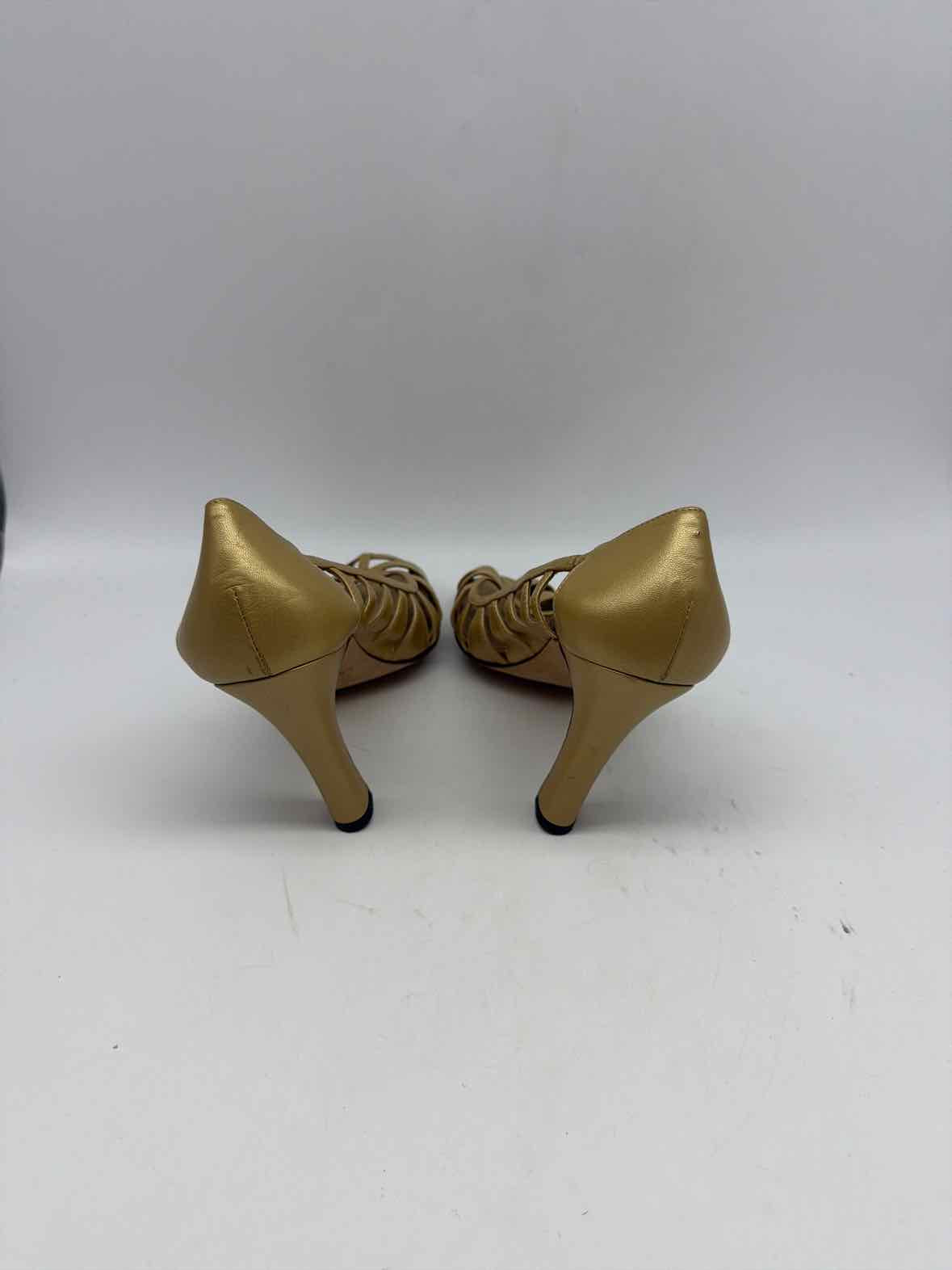 Pre-Owned Manolo Blahnik Gold Size 37 Peep Toe Heels | True Fashionistas.