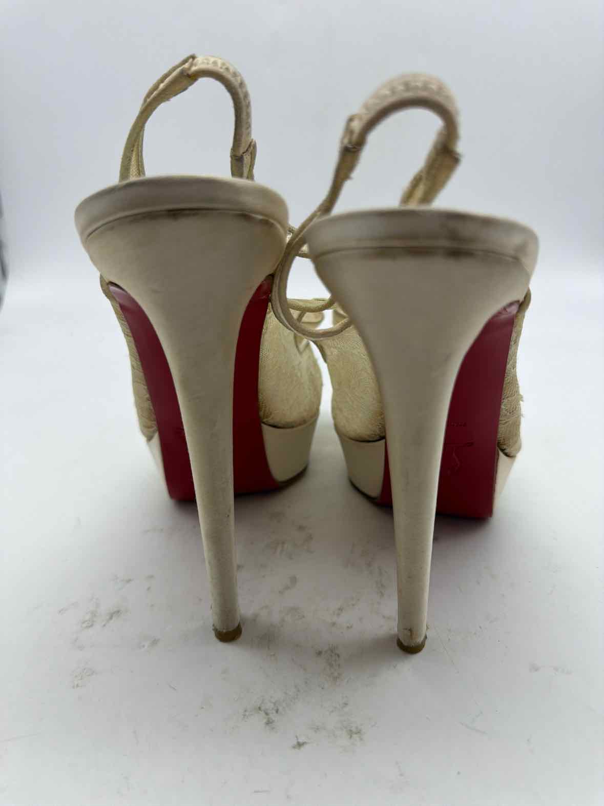 Pre-Owned Christian Louboutin Ivory Size 9 Lace Stiletto Heels | True Fashionistas.