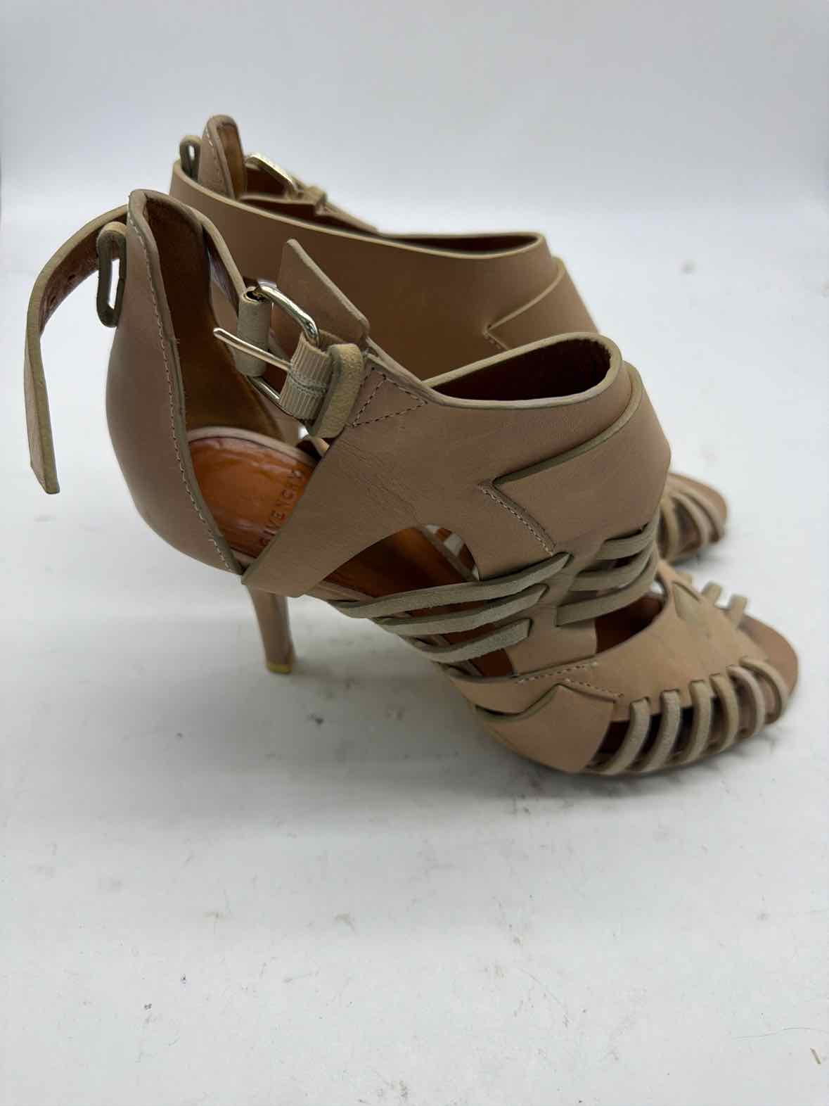 Pre-Owned Givenchy Tan Size 7 Strappy Heels | True Fashionistas.