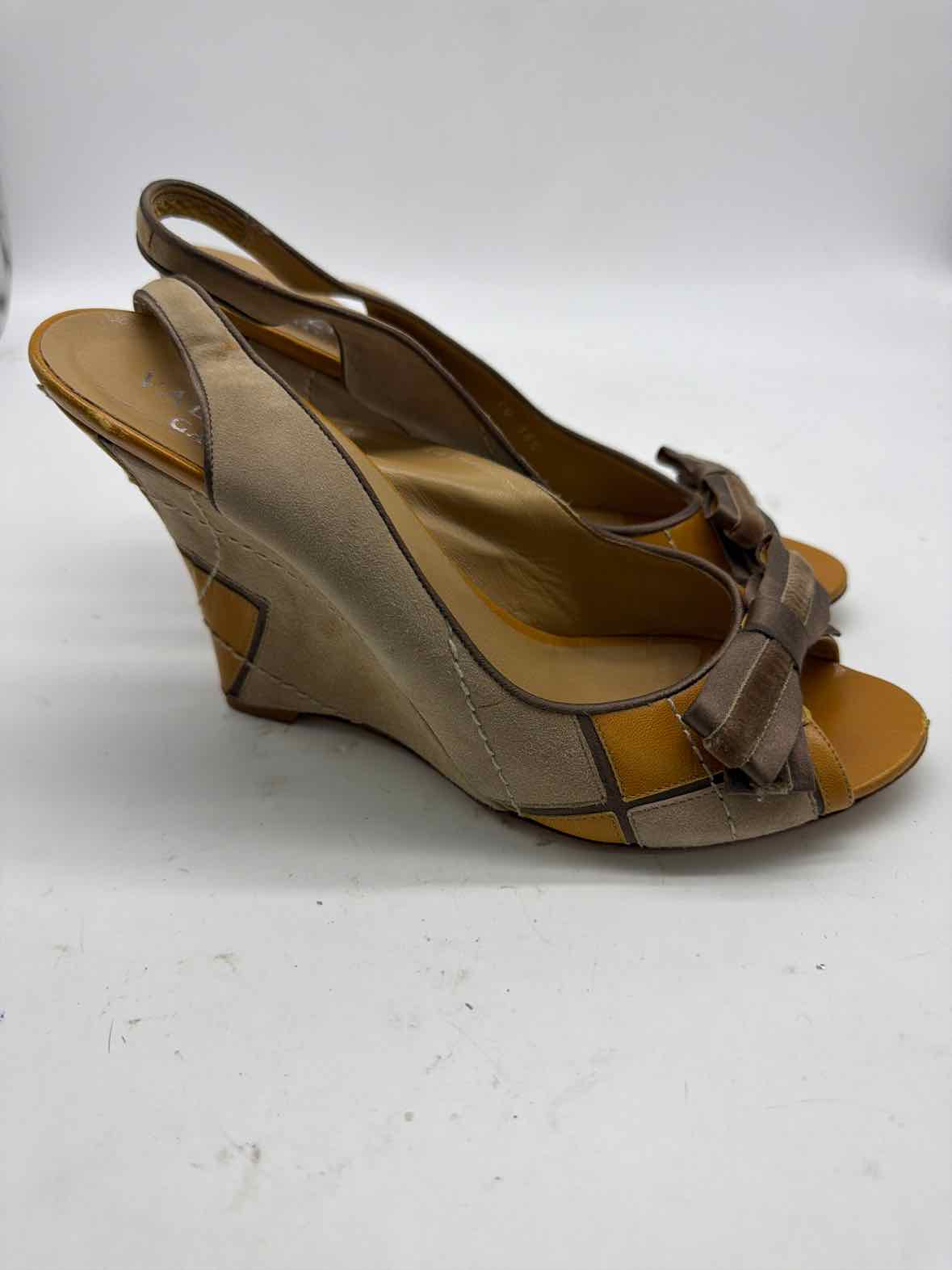 Pre-Owned Valentino Tan Size 8.5 Wedge Heels | True Fashionistas.
